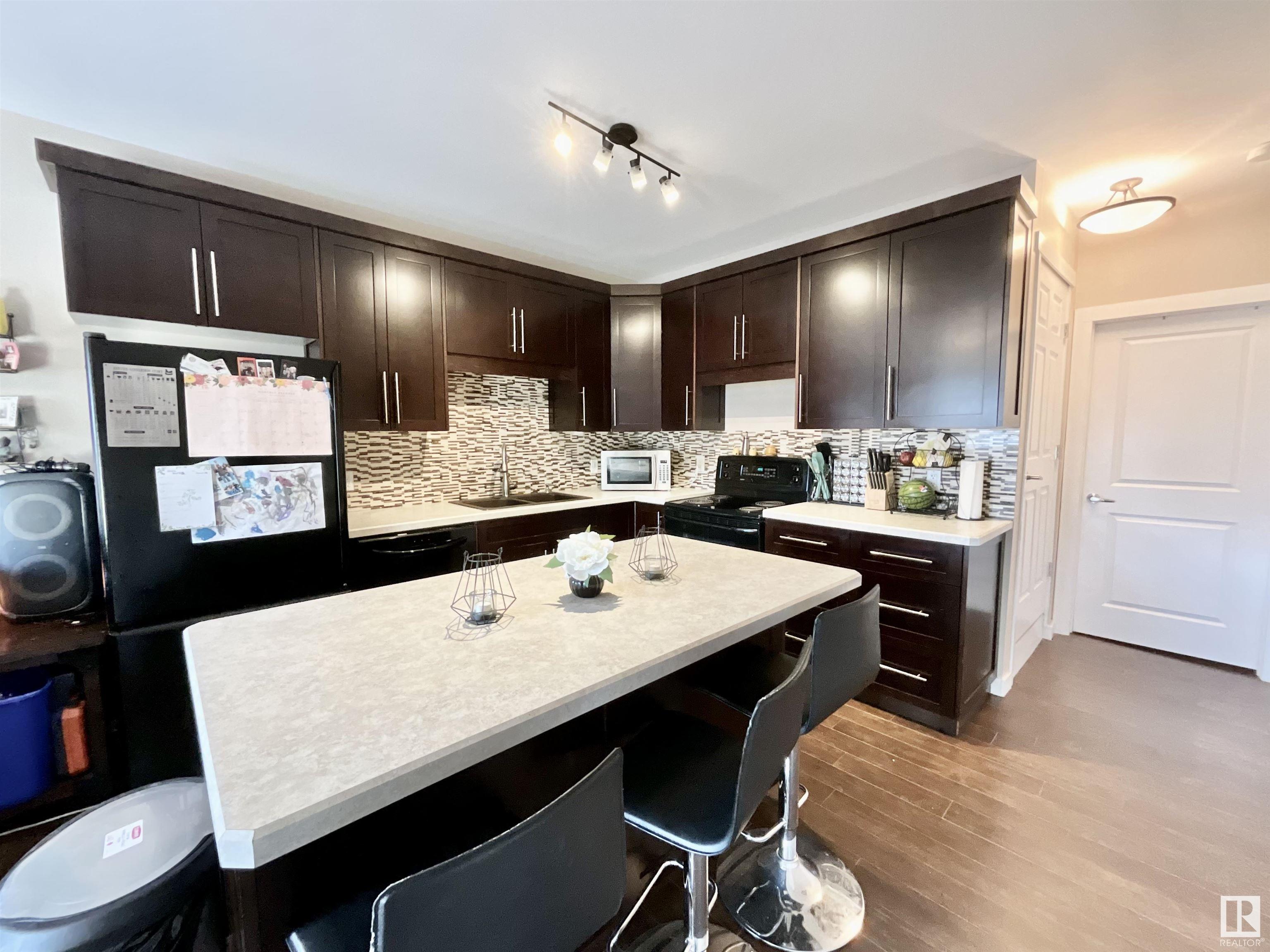      9747 221 ST NW , Edmonton,  ,T5T 4H7 ;  Listing Number: MLS E4420159