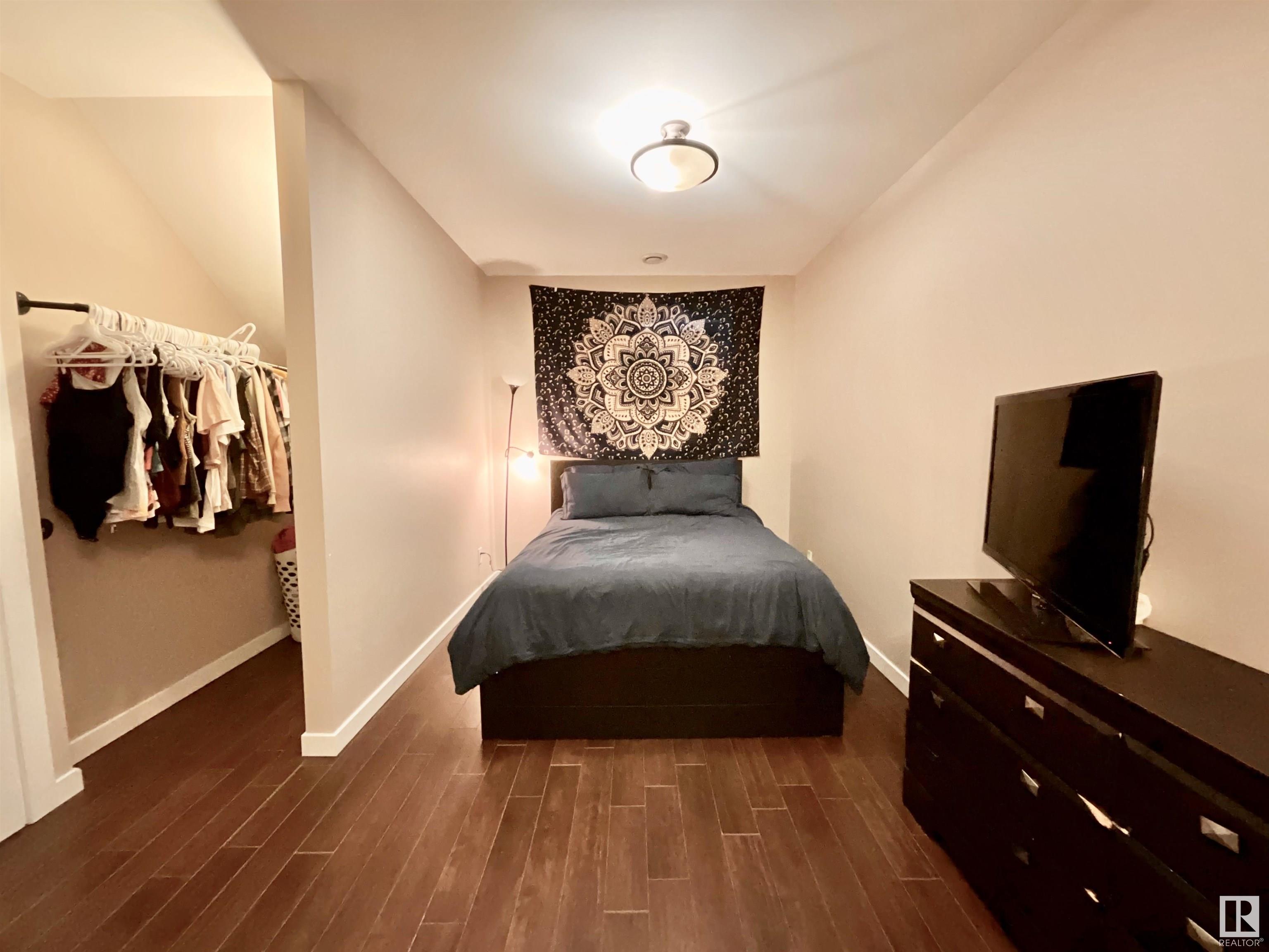      9747 221 ST NW , Edmonton,  ,T5T 4H7 ;  Listing Number: MLS E4420159