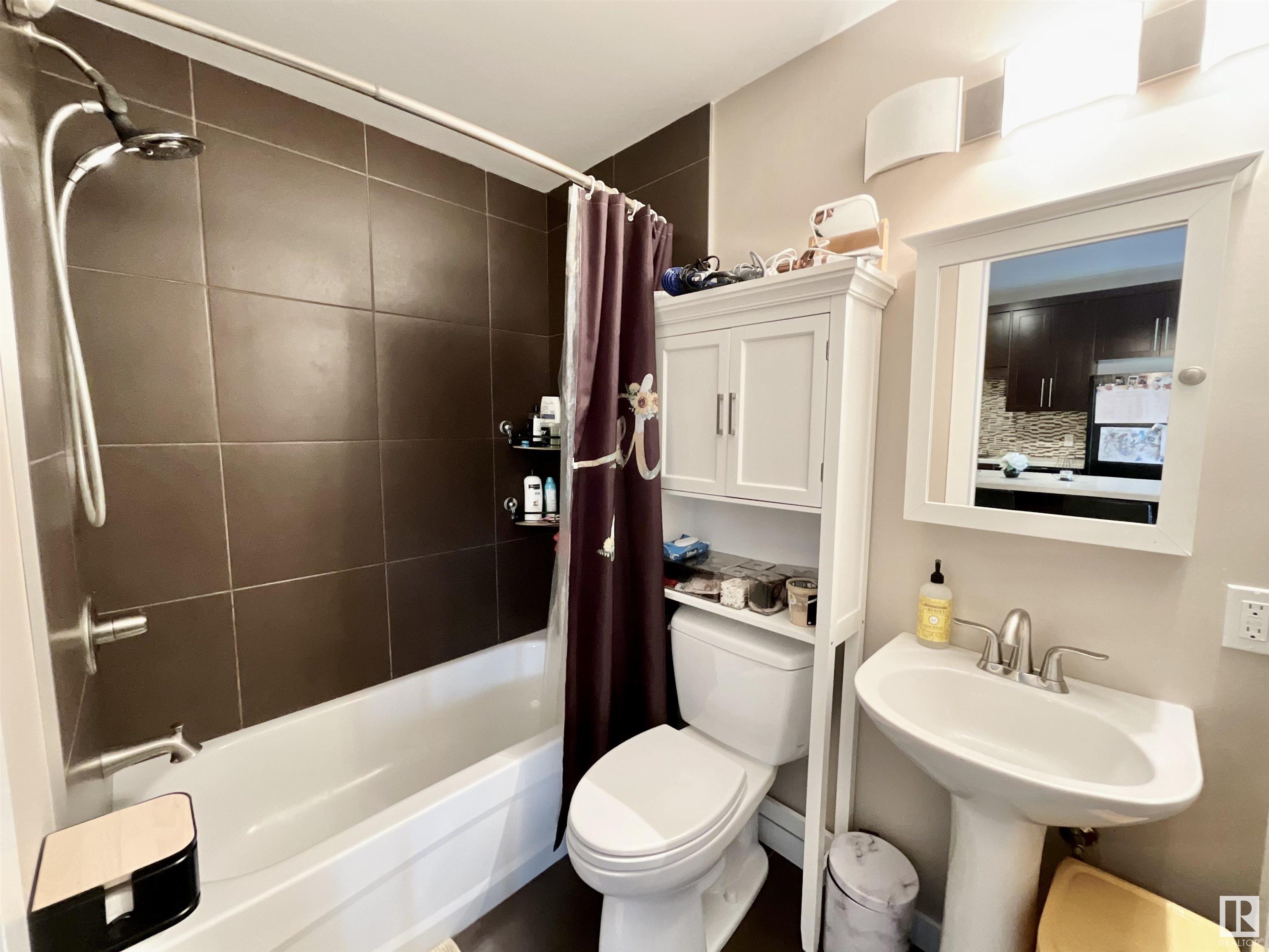     9747 221 ST NW , Edmonton,  ,T5T 4H7 ;  Listing Number: MLS E4420159