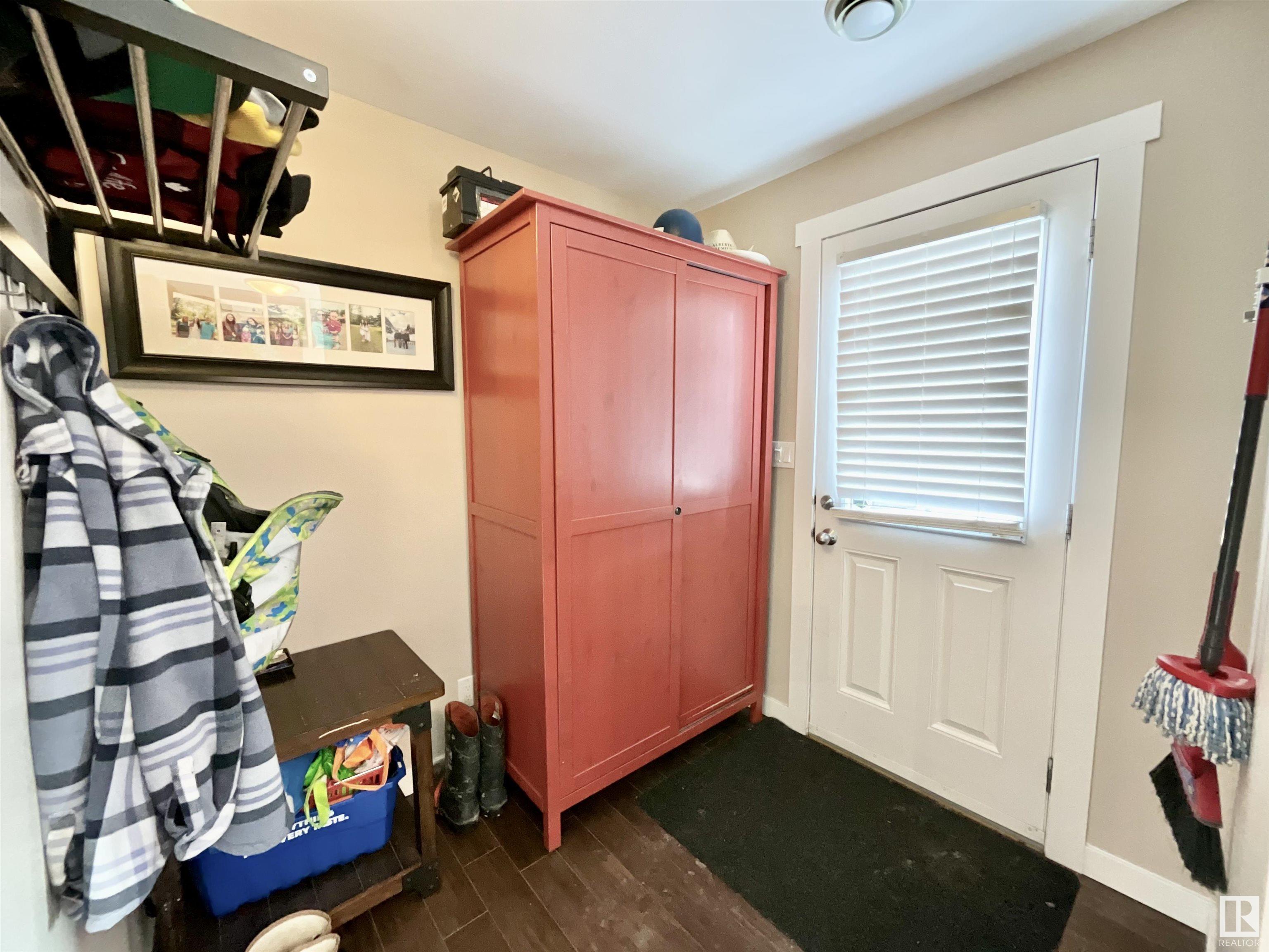      9747 221 ST NW , Edmonton,  ,T5T 4H7 ;  Listing Number: MLS E4420159