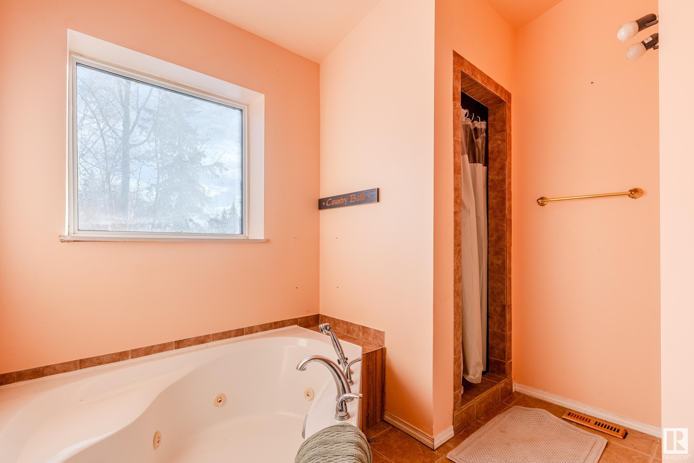      420 Lakeview DR , Rural Lac Ste. Anne County,  ,T0E 1V0 ;  Listing Number: MLS E4420174