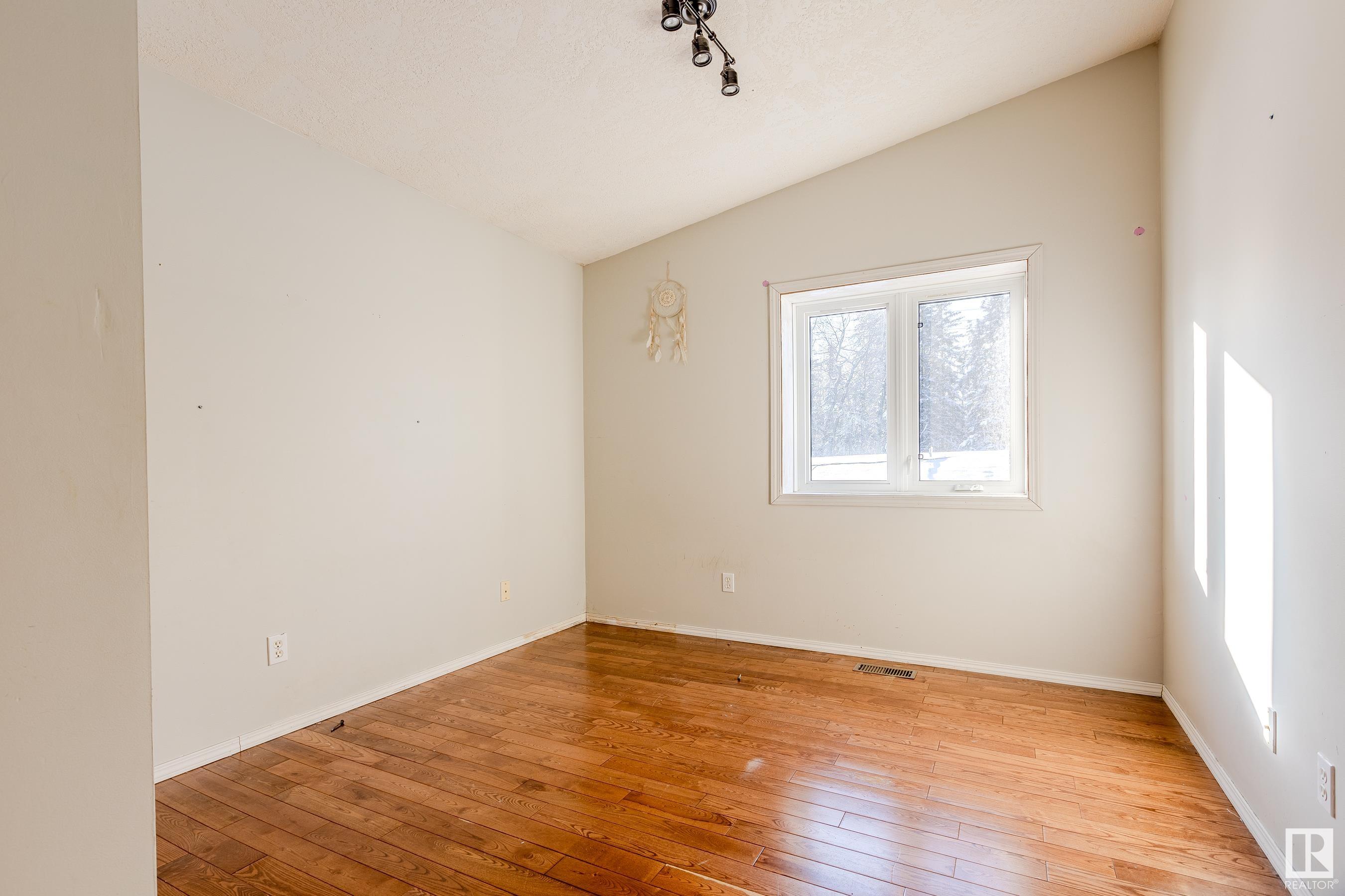      420 Lakeview DR , Rural Lac Ste. Anne County,  ,T0E 1V0 ;  Listing Number: MLS E4420174