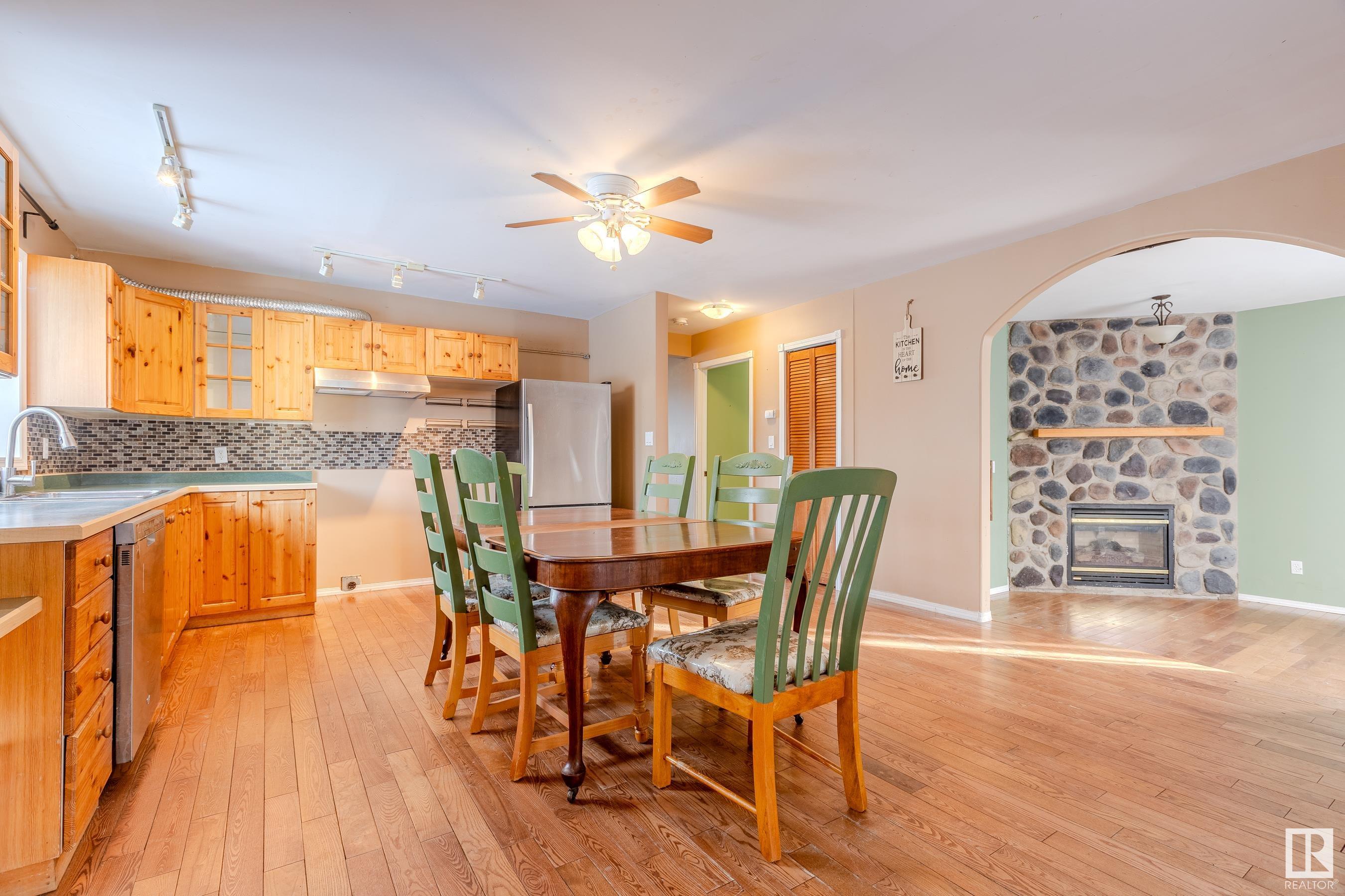      420 Lakeview DR , Rural Lac Ste. Anne County,  ,T0E 1V0 ;  Listing Number: MLS E4420174