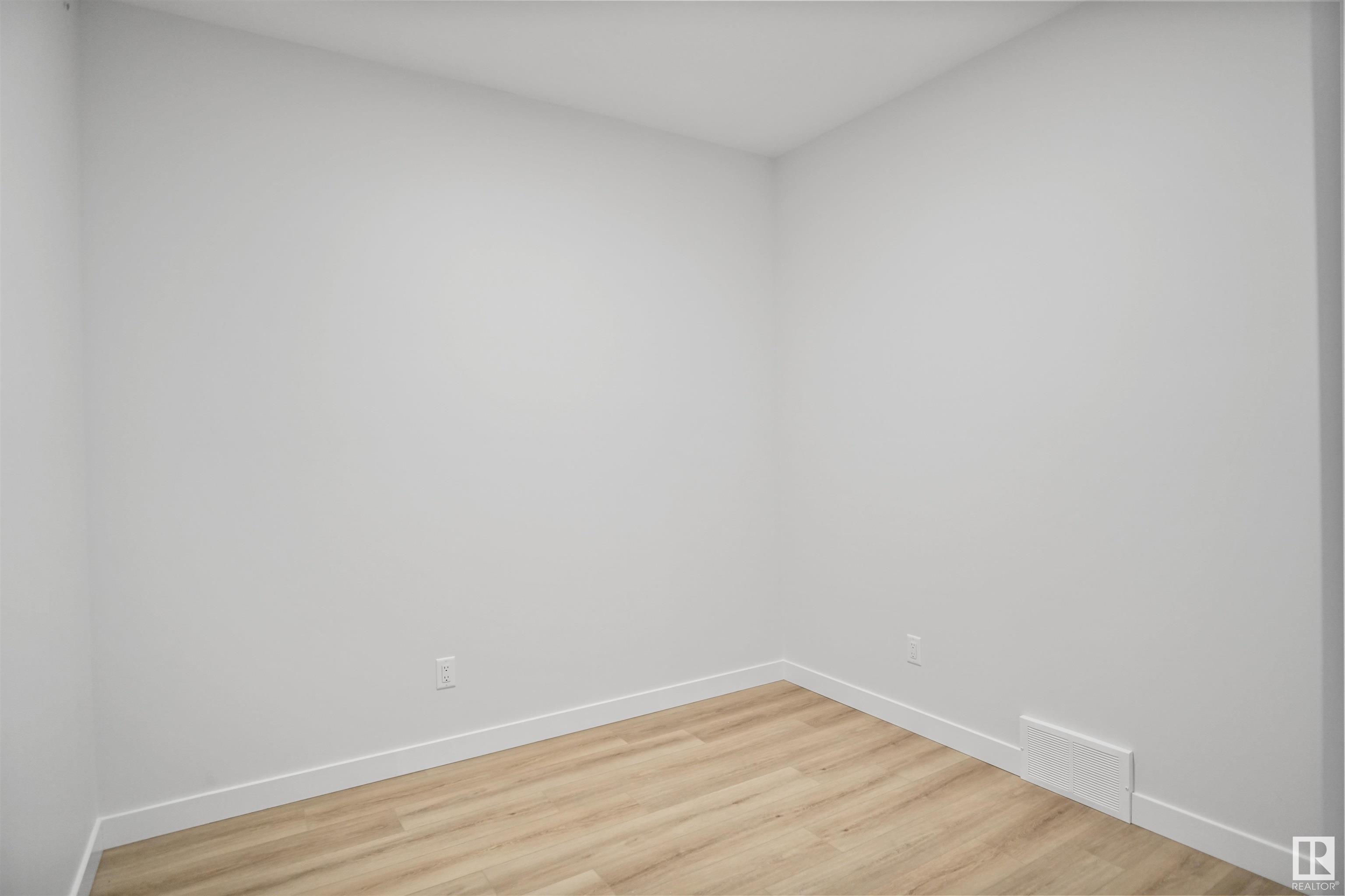      4682 177 AV NW , Edmonton,  ,T5Y 4B7 ;  Listing Number: MLS E4420180