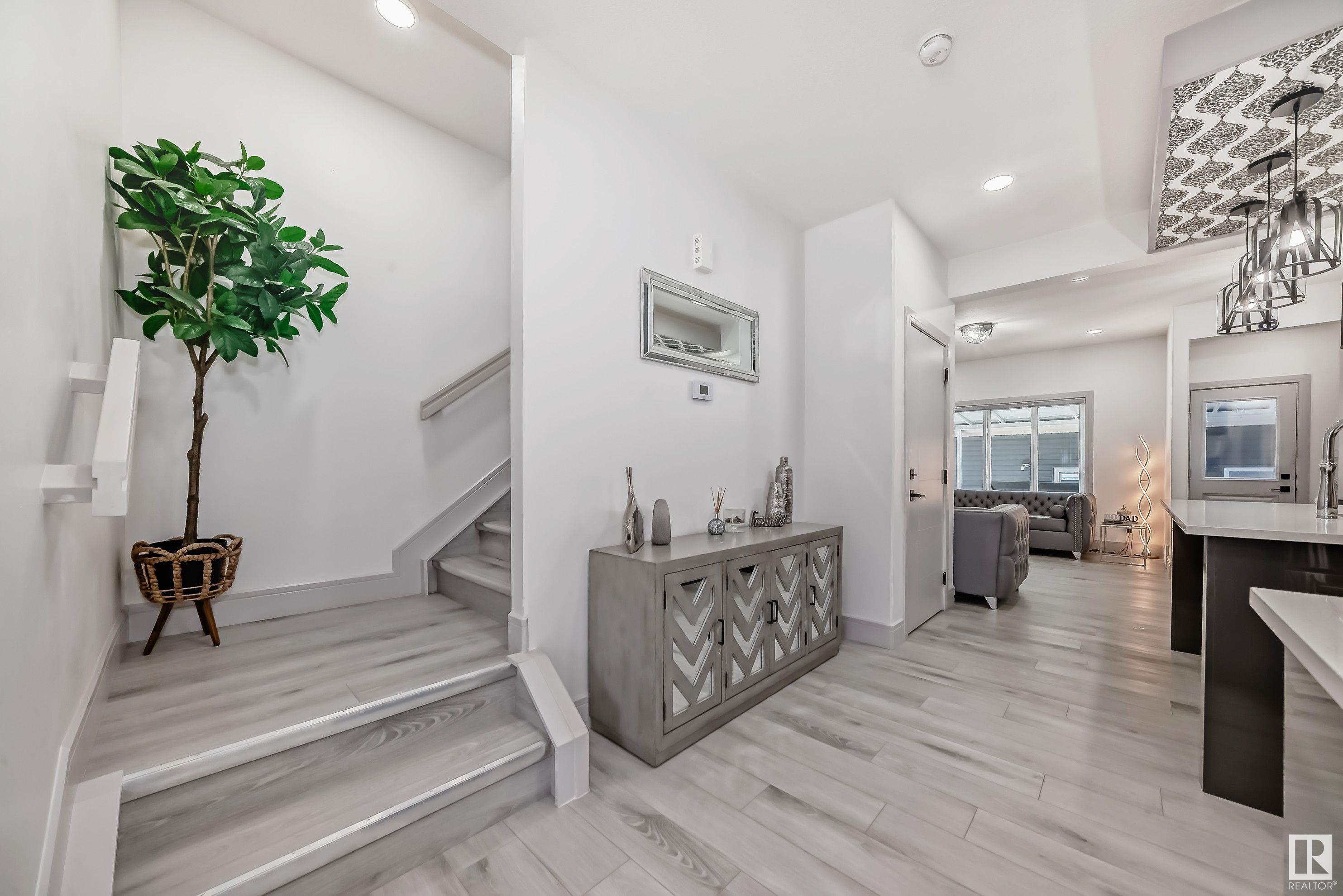      1716 25 ST NW , Edmonton,  ,T6T 2J1 ;  Listing Number: MLS E4420190