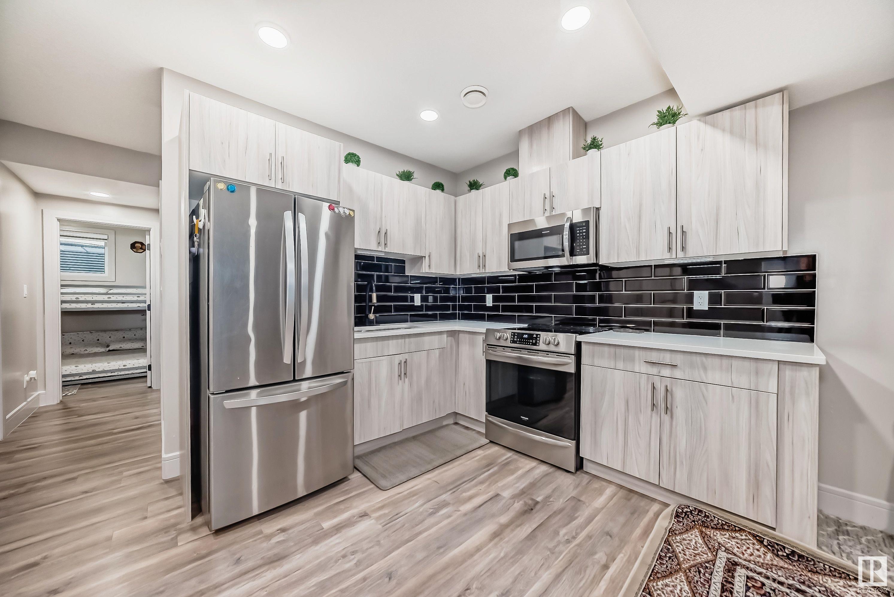      1716 25 ST NW , Edmonton,  ,T6T 2J1 ;  Listing Number: MLS E4420190