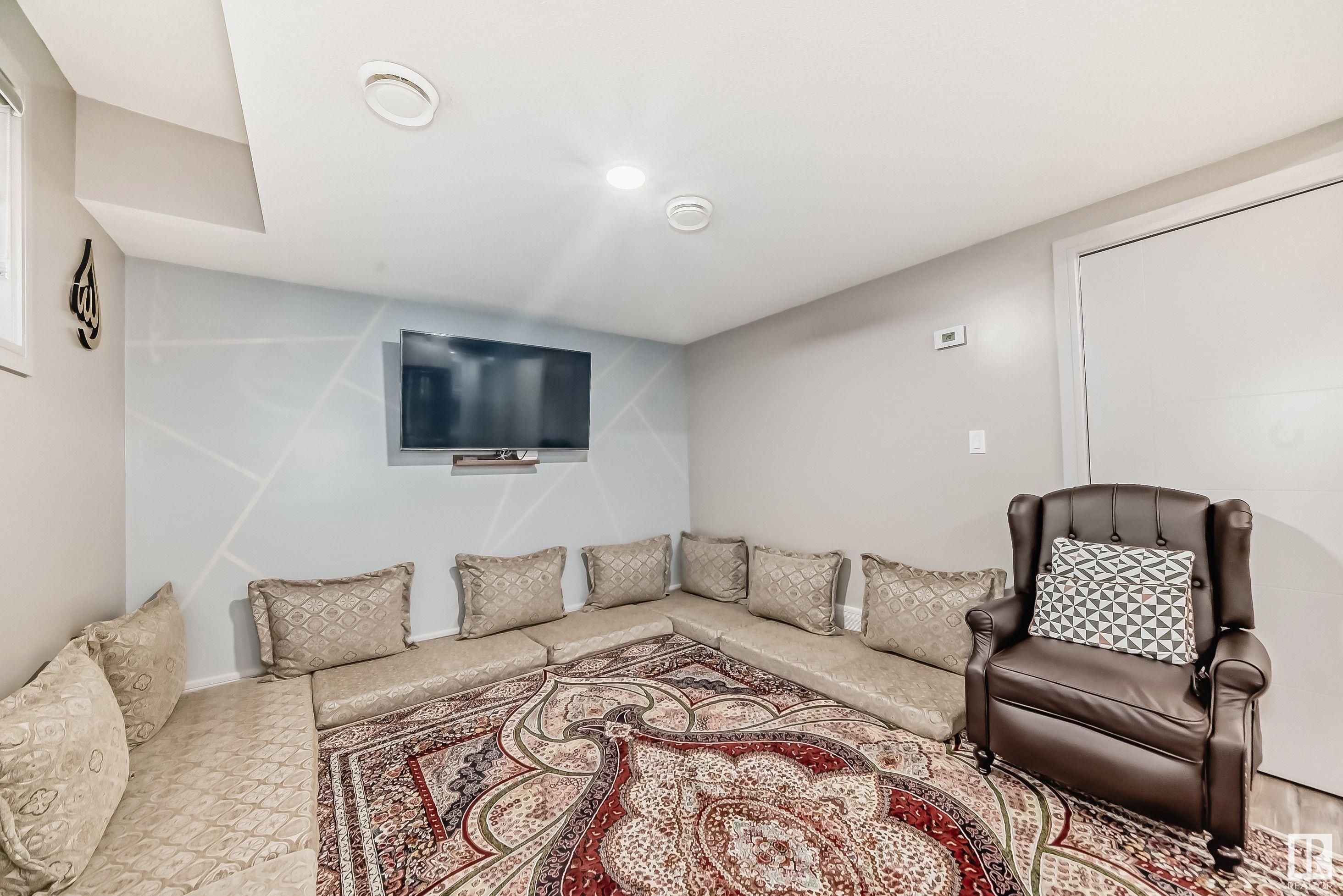      1716 25 ST NW , Edmonton,  ,T6T 2J1 ;  Listing Number: MLS E4420190