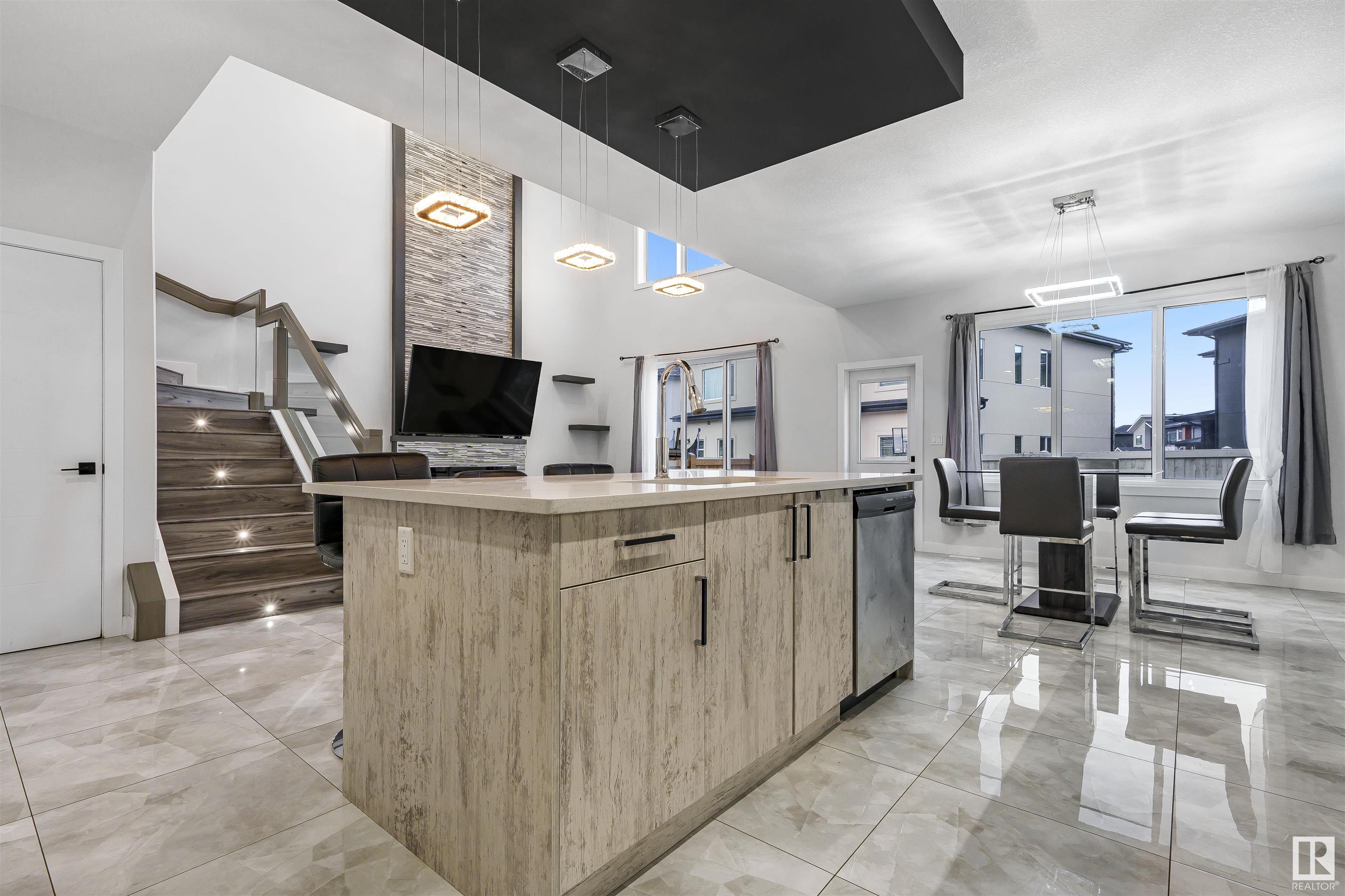      2104 18 AV NW , Edmonton,  ,T6T 2M8 ;  Listing Number: MLS E4420195