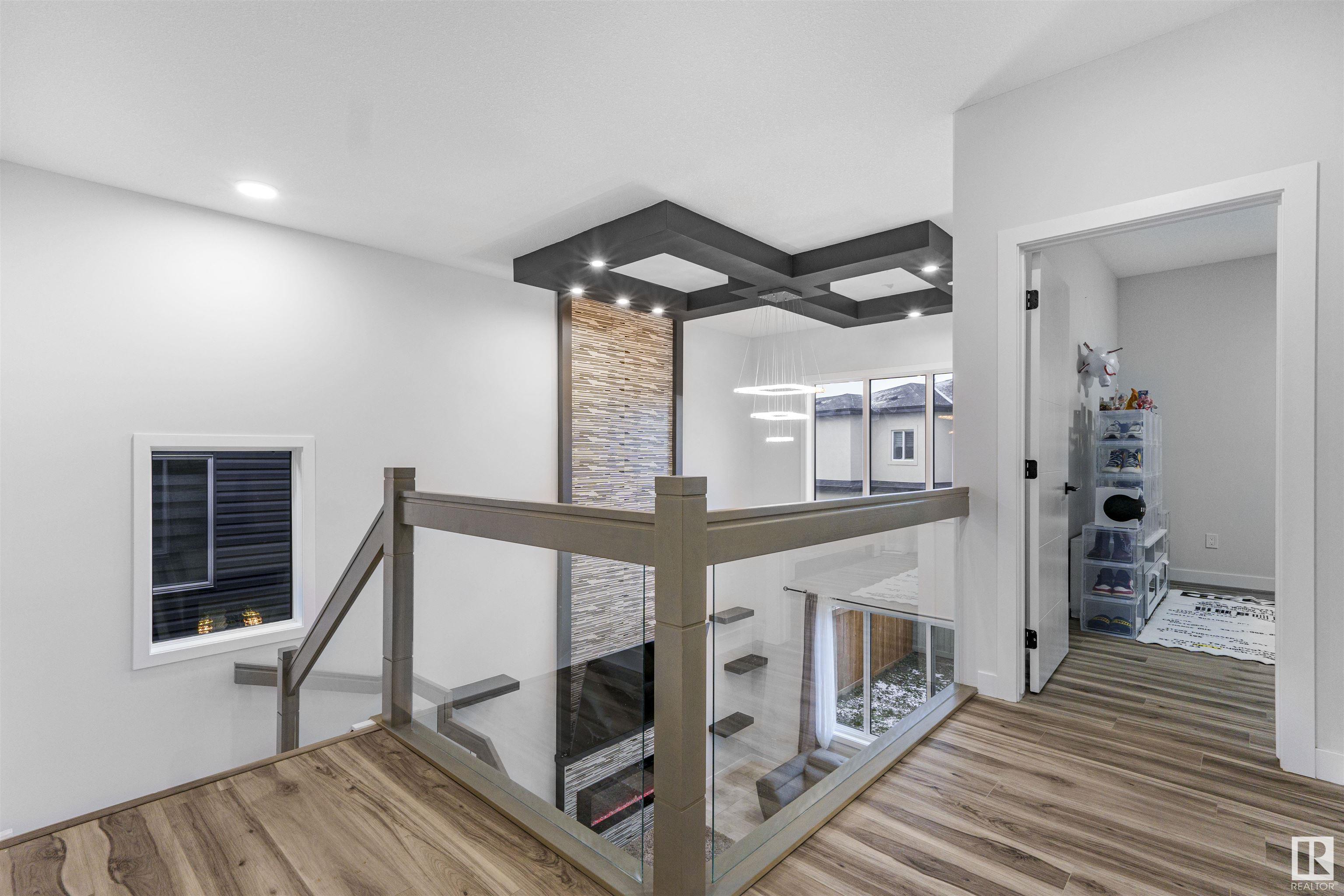      2104 18 AV NW , Edmonton,  ,T6T 2M8 ;  Listing Number: MLS E4420195