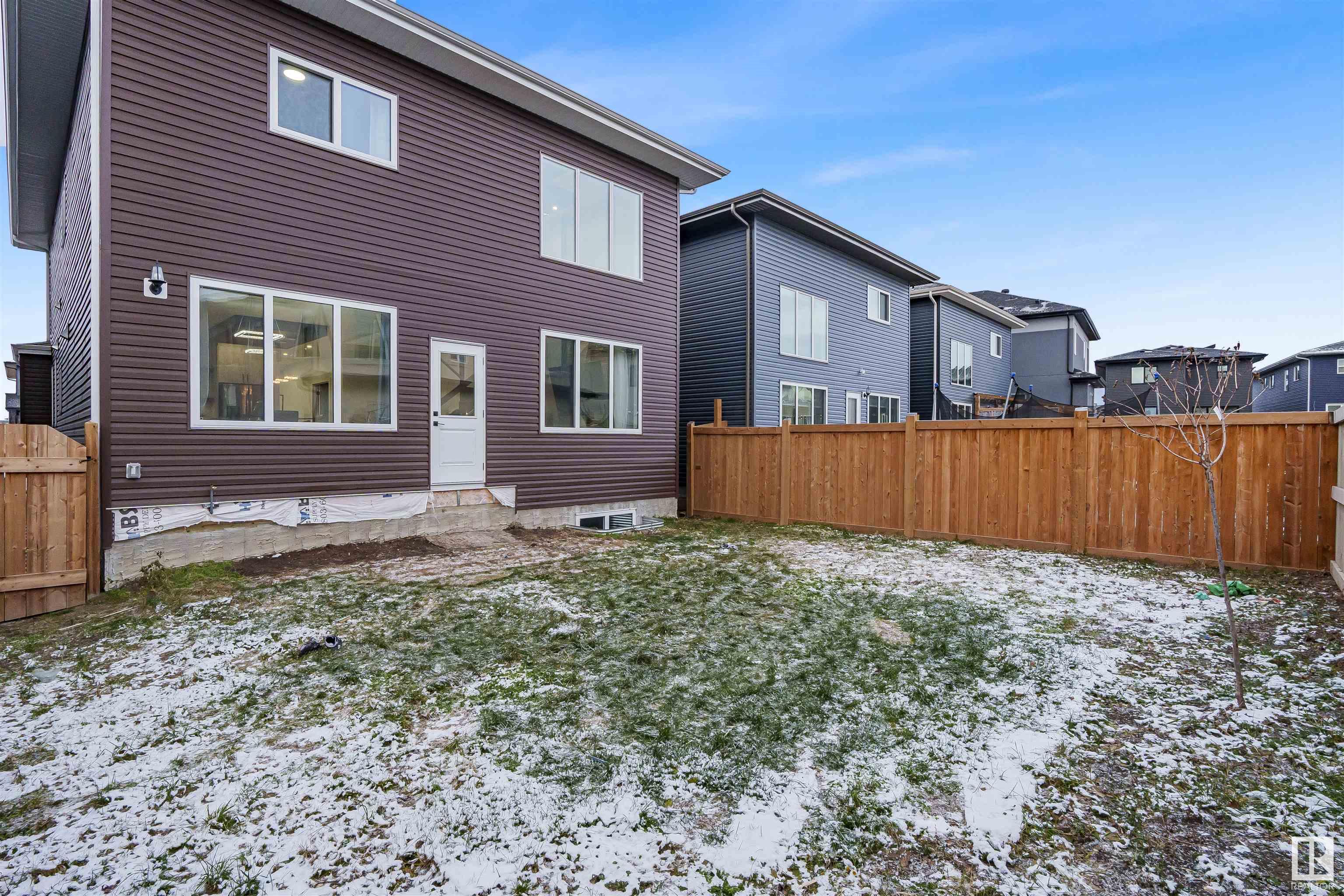      2104 18 AV NW , Edmonton,  ,T6T 2M8 ;  Listing Number: MLS E4420195