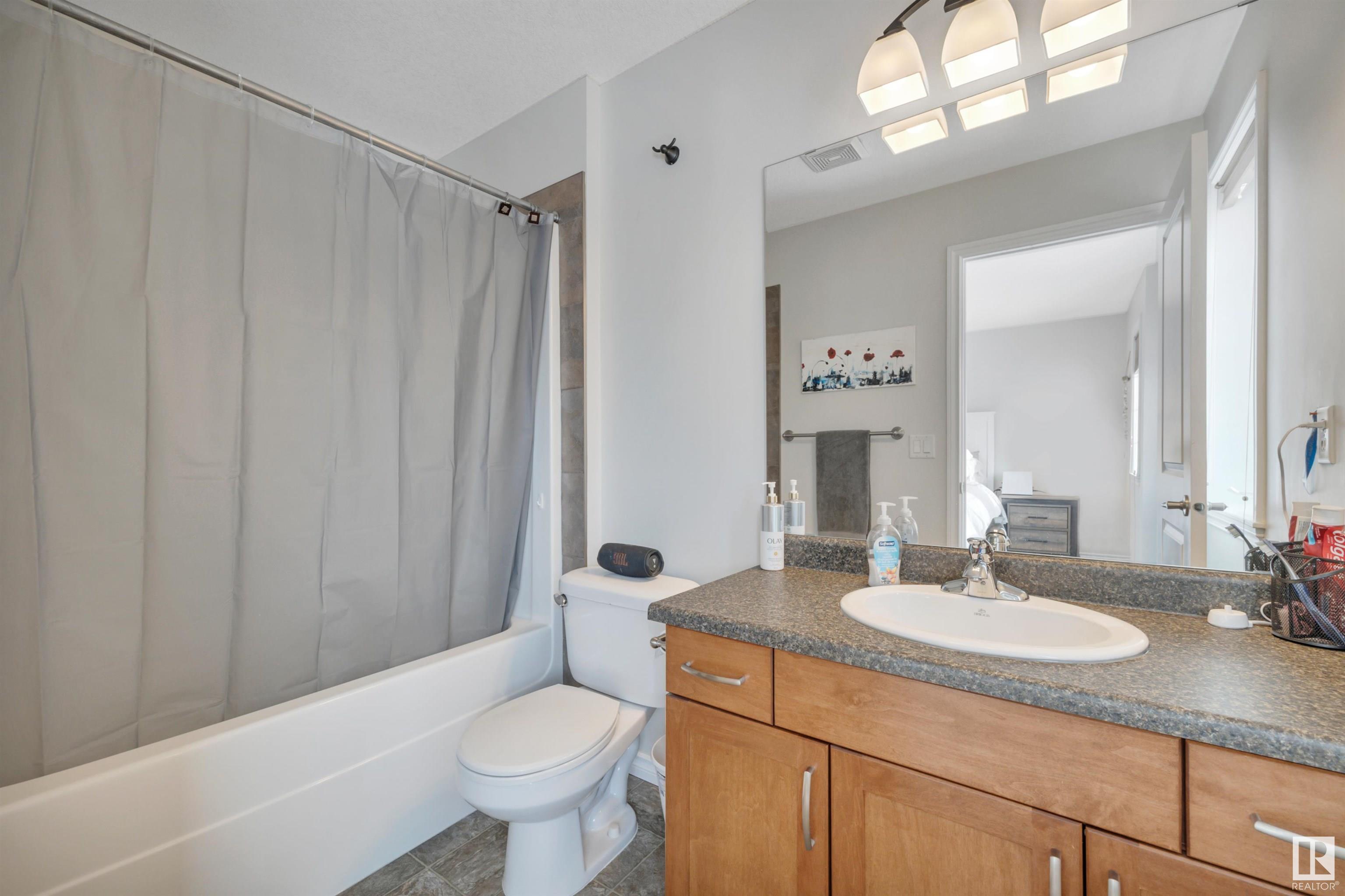      11 SELKIRK PL , Leduc,  ,T9E 0L4 ;  Listing Number: MLS E4420201