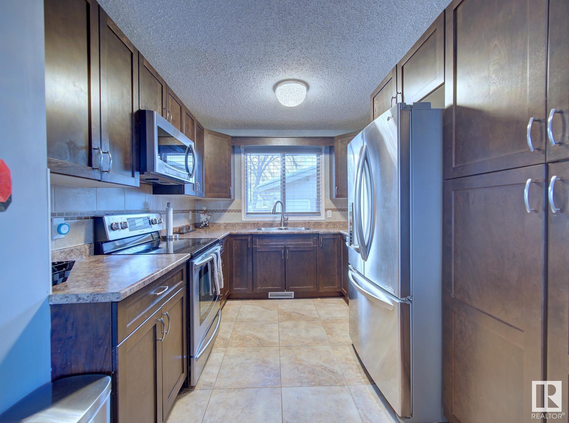      7905 96 AV , Fort Saskatchewan,  ,T8L 3G5 ;  Listing Number: MLS E4420212