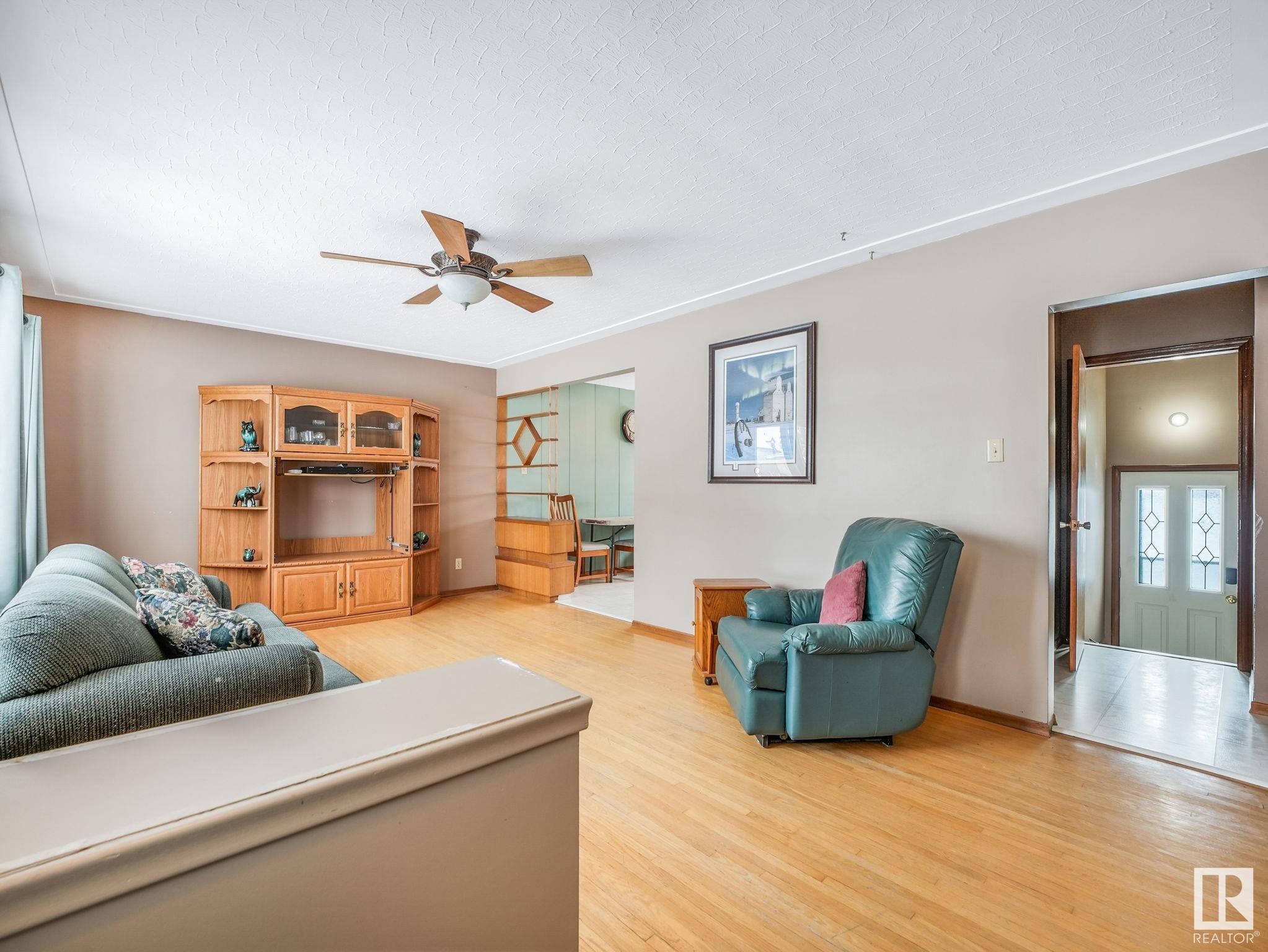      6103 132 AV NW , Edmonton,  ,T5A 0J8 ;  Listing Number: MLS E4420216