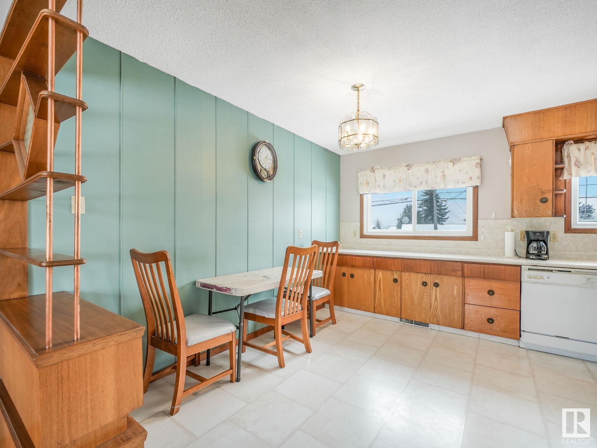      6103 132 AV NW , Edmonton,  ,T5A 0J8 ;  Listing Number: MLS E4420216