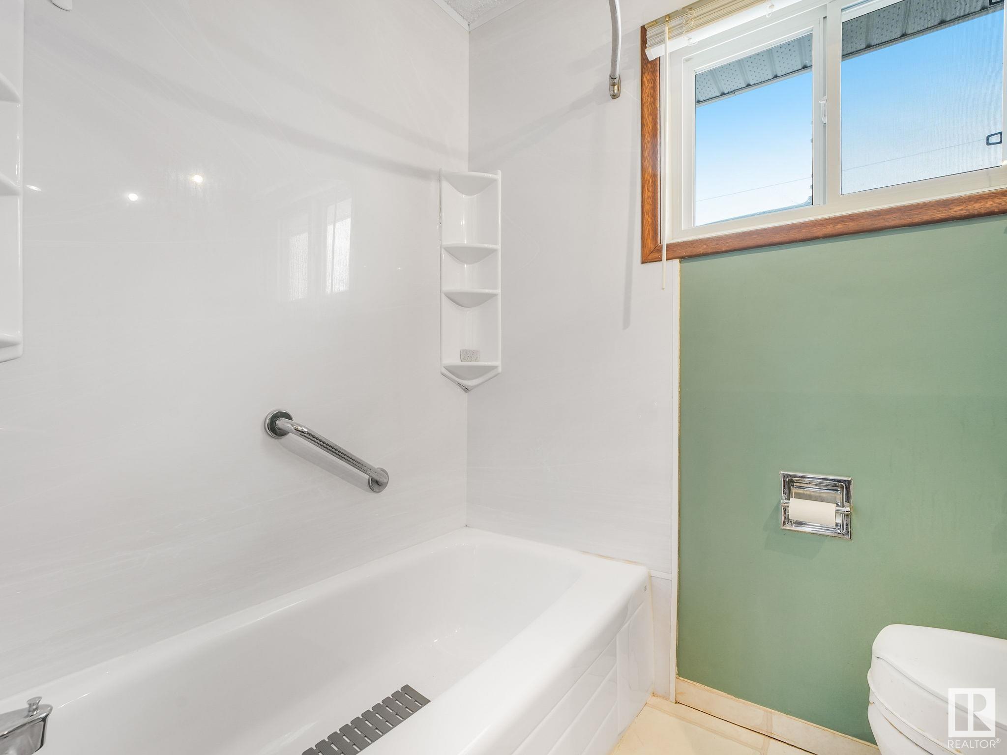      6103 132 AV NW , Edmonton,  ,T5A 0J8 ;  Listing Number: MLS E4420216