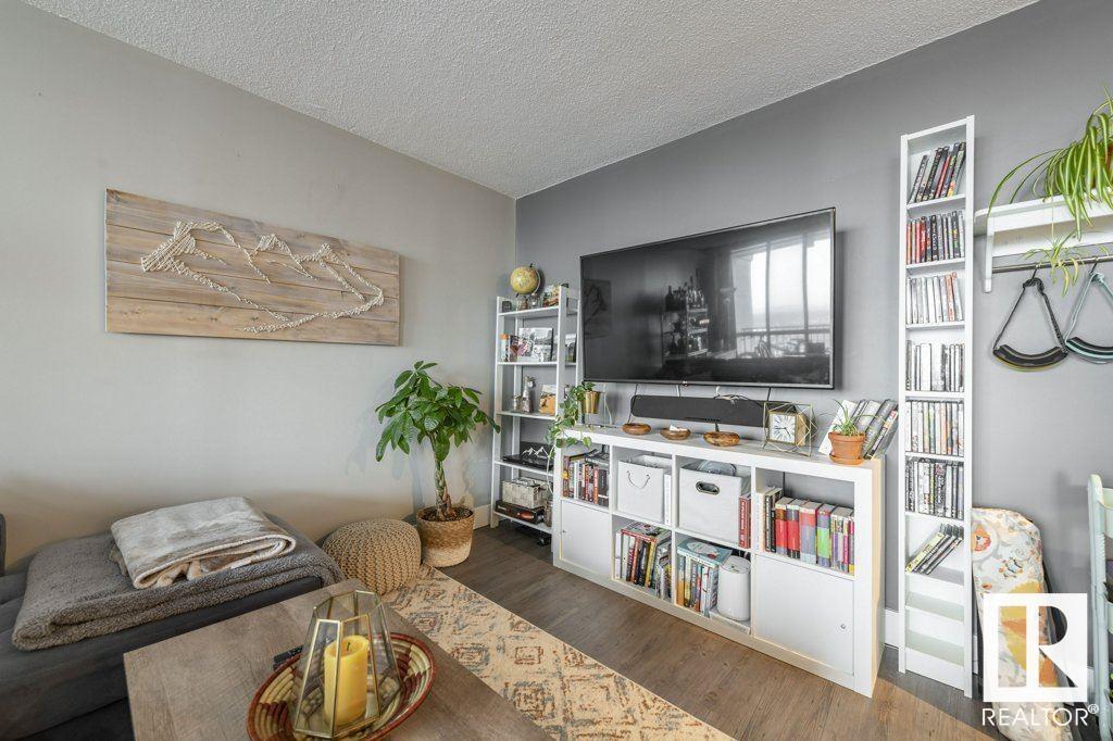      #2204 9909 104 ST NW , Edmonton,  ,T5K 2G5 ;  Listing Number: MLS E4420219