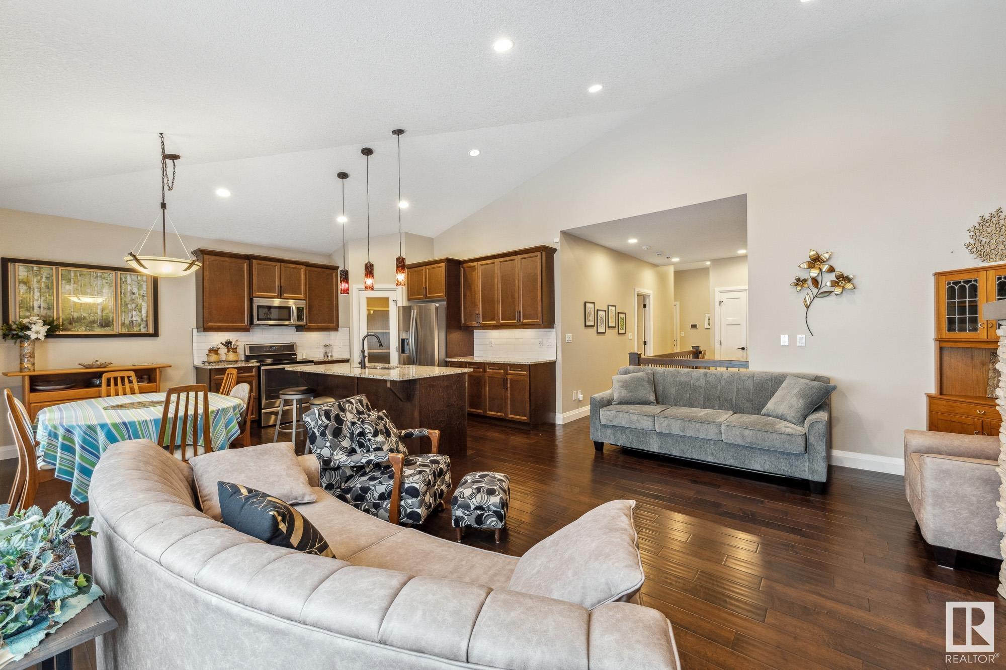      19 SIGNATURE CV , Sherwood Park,  ,T8H 0W8 ;  Listing Number: MLS E4420228