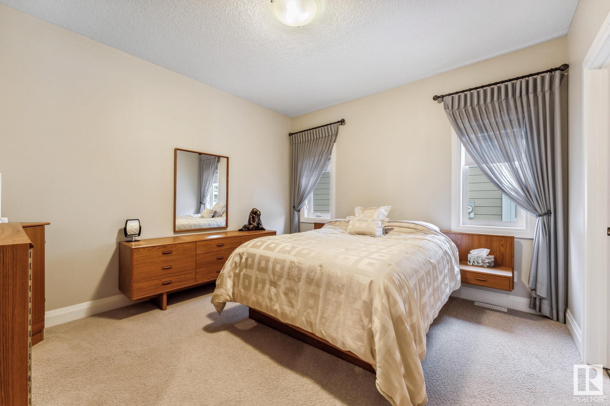      19 SIGNATURE CV , Sherwood Park,  ,T8H 0W8 ;  Listing Number: MLS E4420228