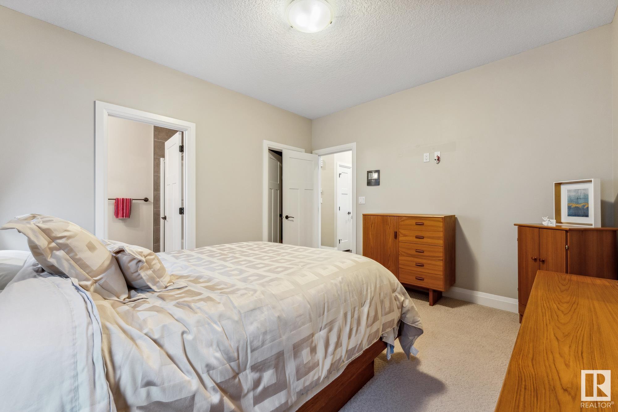      19 SIGNATURE CV , Sherwood Park,  ,T8H 0W8 ;  Listing Number: MLS E4420228