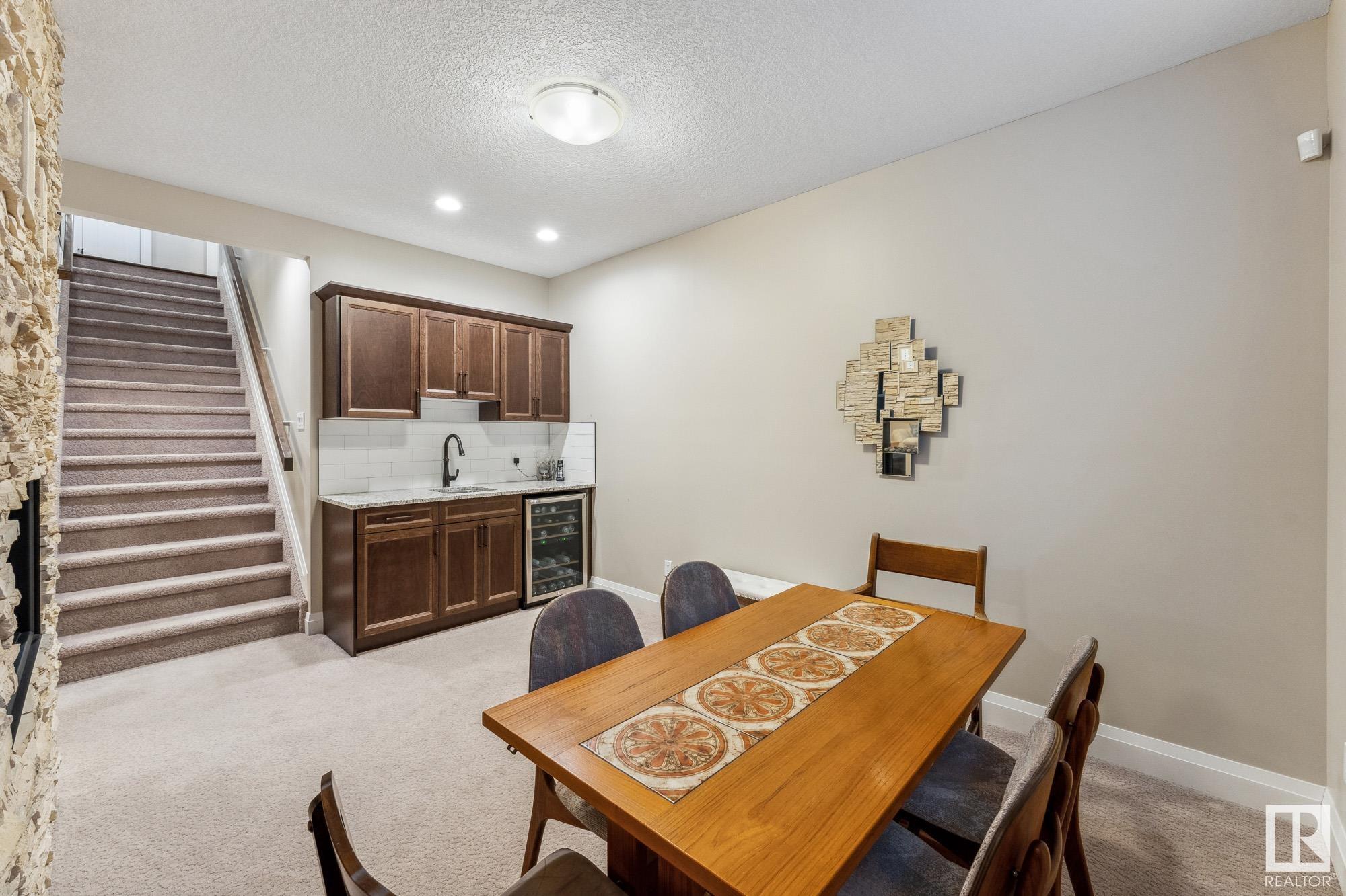      19 SIGNATURE CV , Sherwood Park,  ,T8H 0W8 ;  Listing Number: MLS E4420228