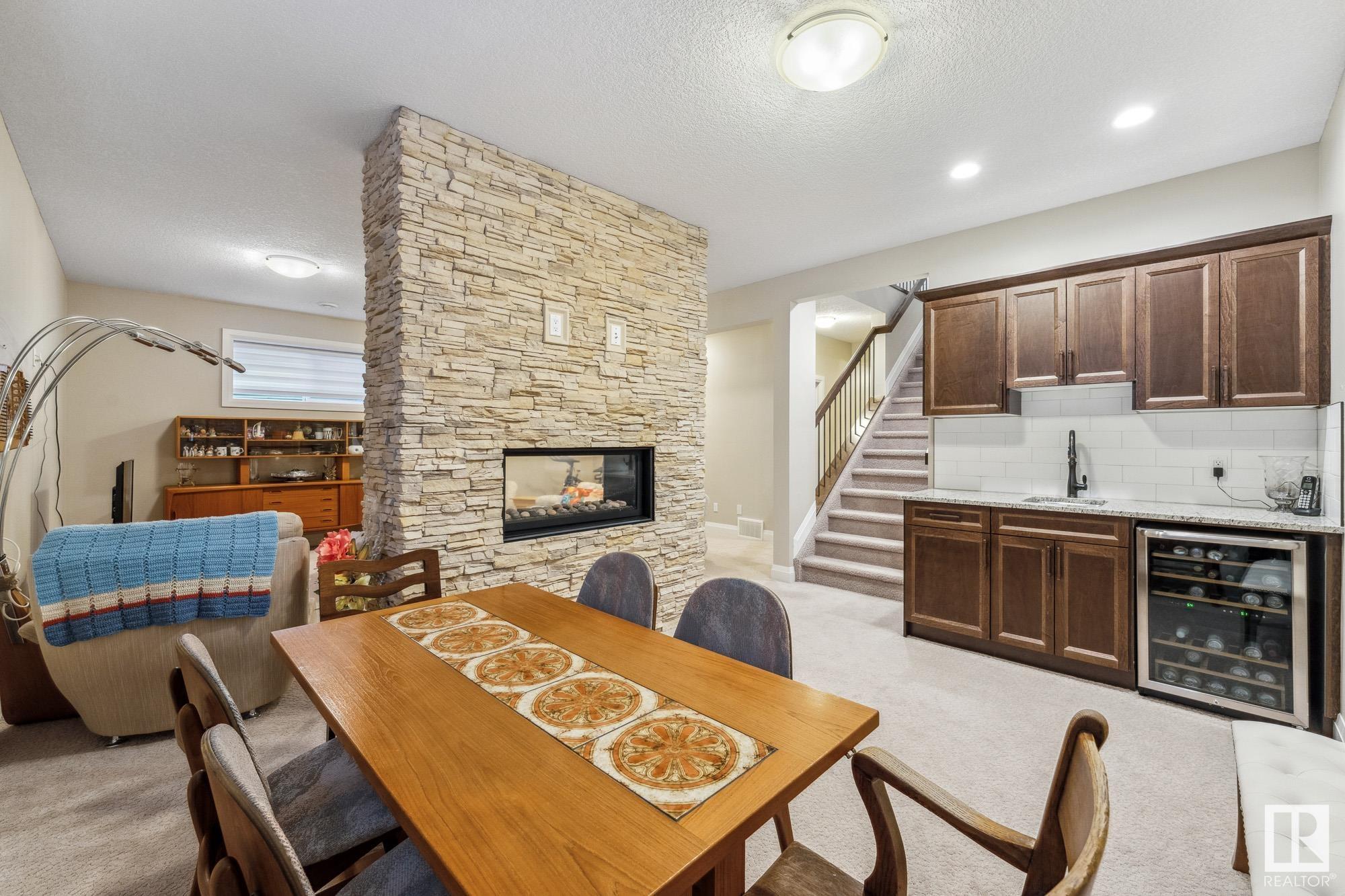      19 SIGNATURE CV , Sherwood Park,  ,T8H 0W8 ;  Listing Number: MLS E4420228