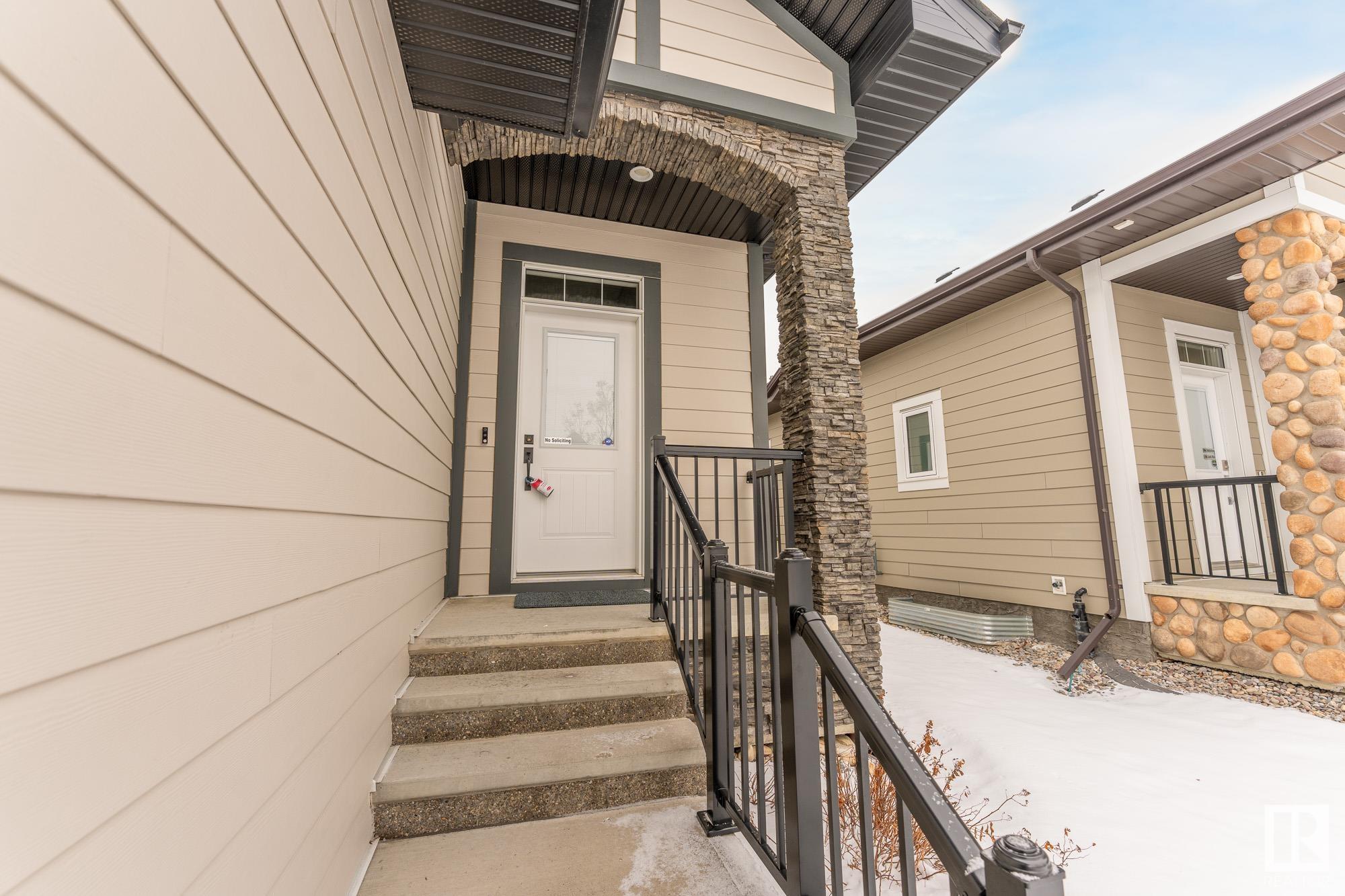      19 SIGNATURE CV , Sherwood Park,  ,T8H 0W8 ;  Listing Number: MLS E4420228