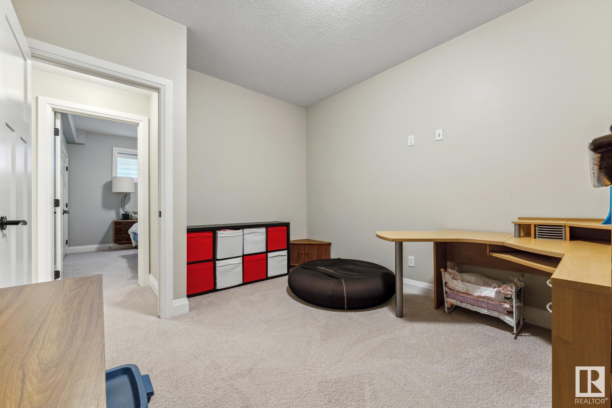      19 SIGNATURE CV , Sherwood Park,  ,T8H 0W8 ;  Listing Number: MLS E4420228