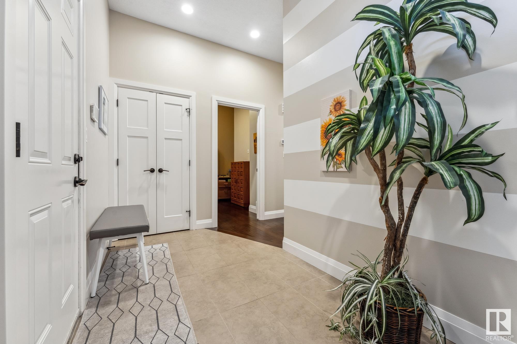      19 SIGNATURE CV , Sherwood Park,  ,T8H 0W8 ;  Listing Number: MLS E4420228