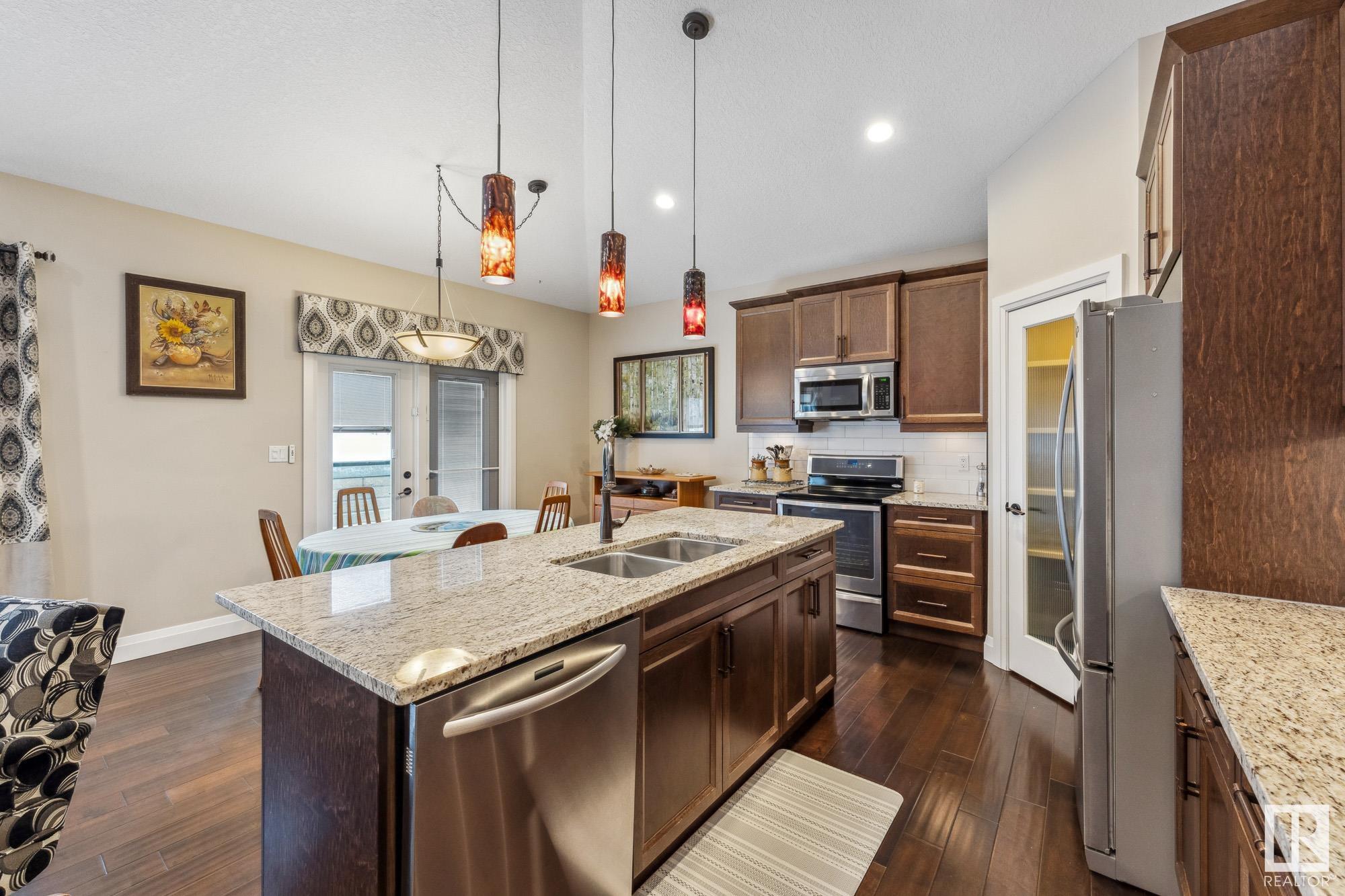      19 SIGNATURE CV , Sherwood Park,  ,T8H 0W8 ;  Listing Number: MLS E4420228