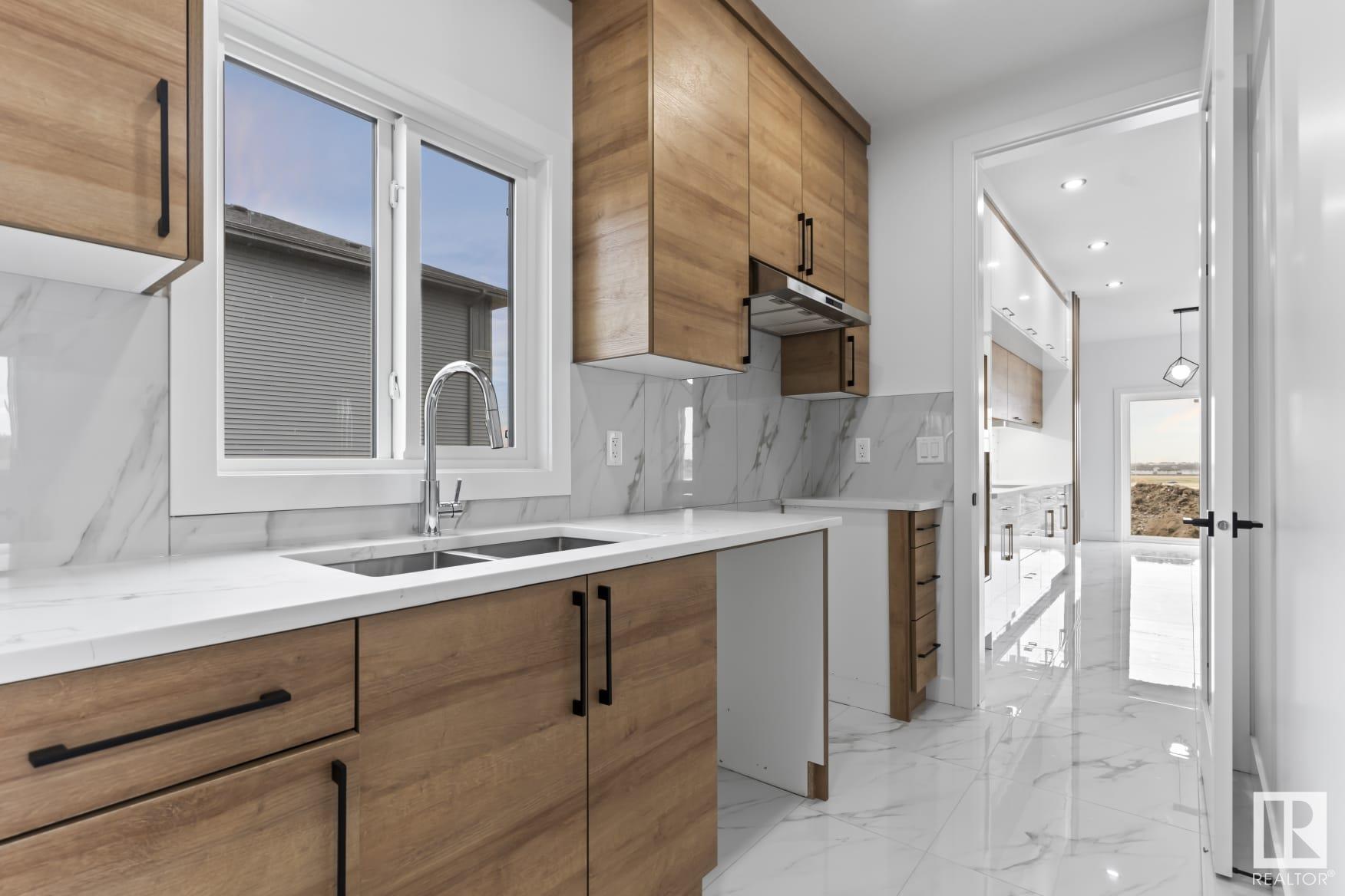      2748 1 AV SW , Edmonton,  ,T6X 3E4 ;  Listing Number: MLS E4420251