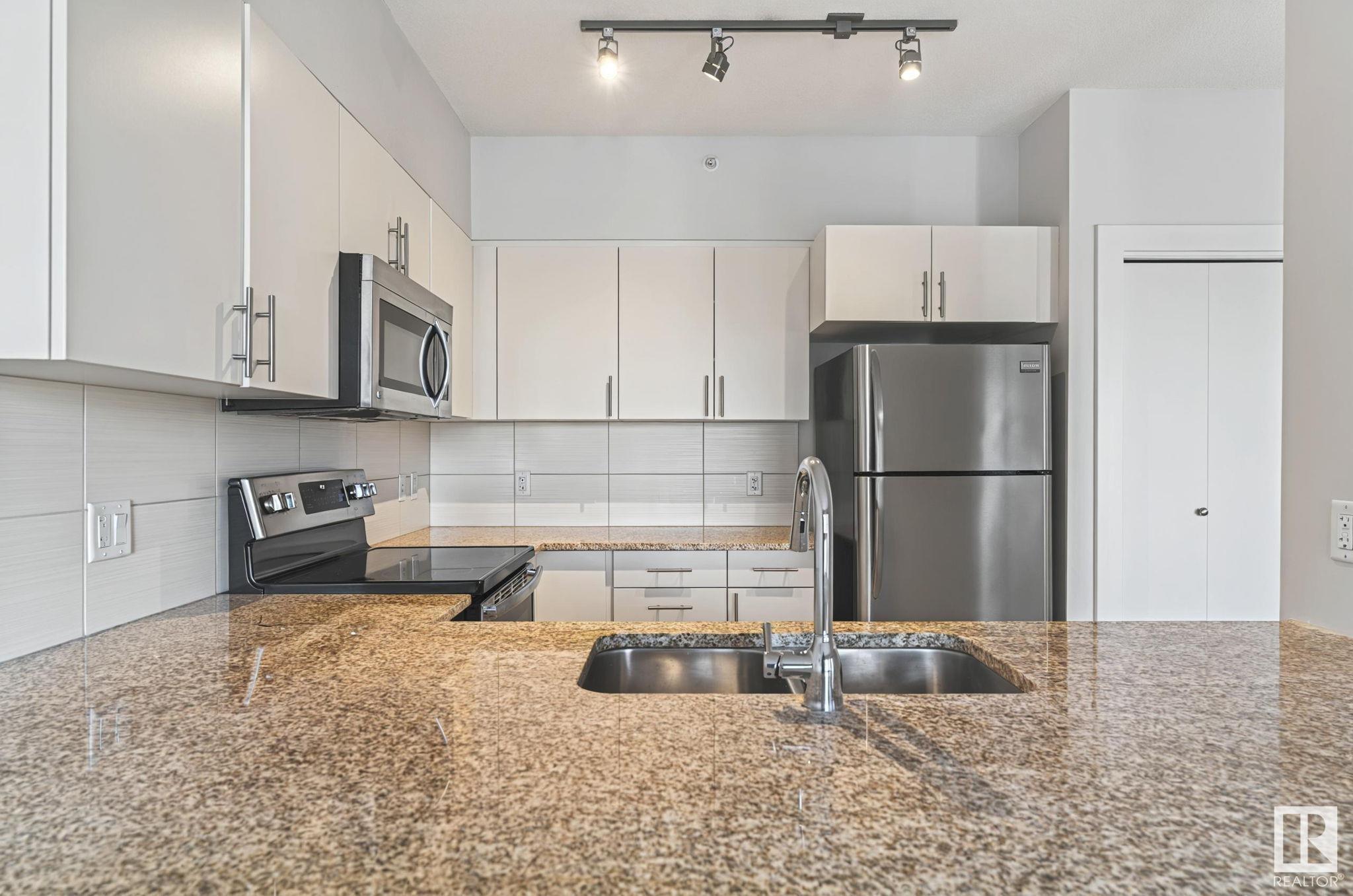      #706 10152 104 ST NW , Edmonton,  ,T5J 0B5 ;  Listing Number: MLS E4420263