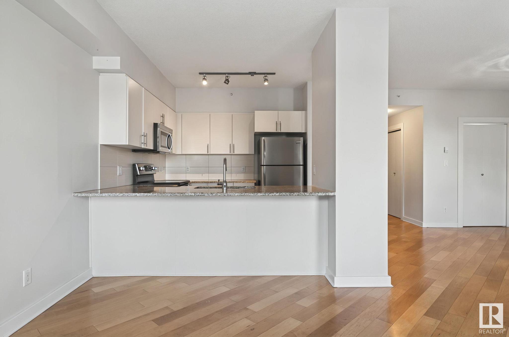      #706 10152 104 ST NW , Edmonton,  ,T5J 0B5 ;  Listing Number: MLS E4420263