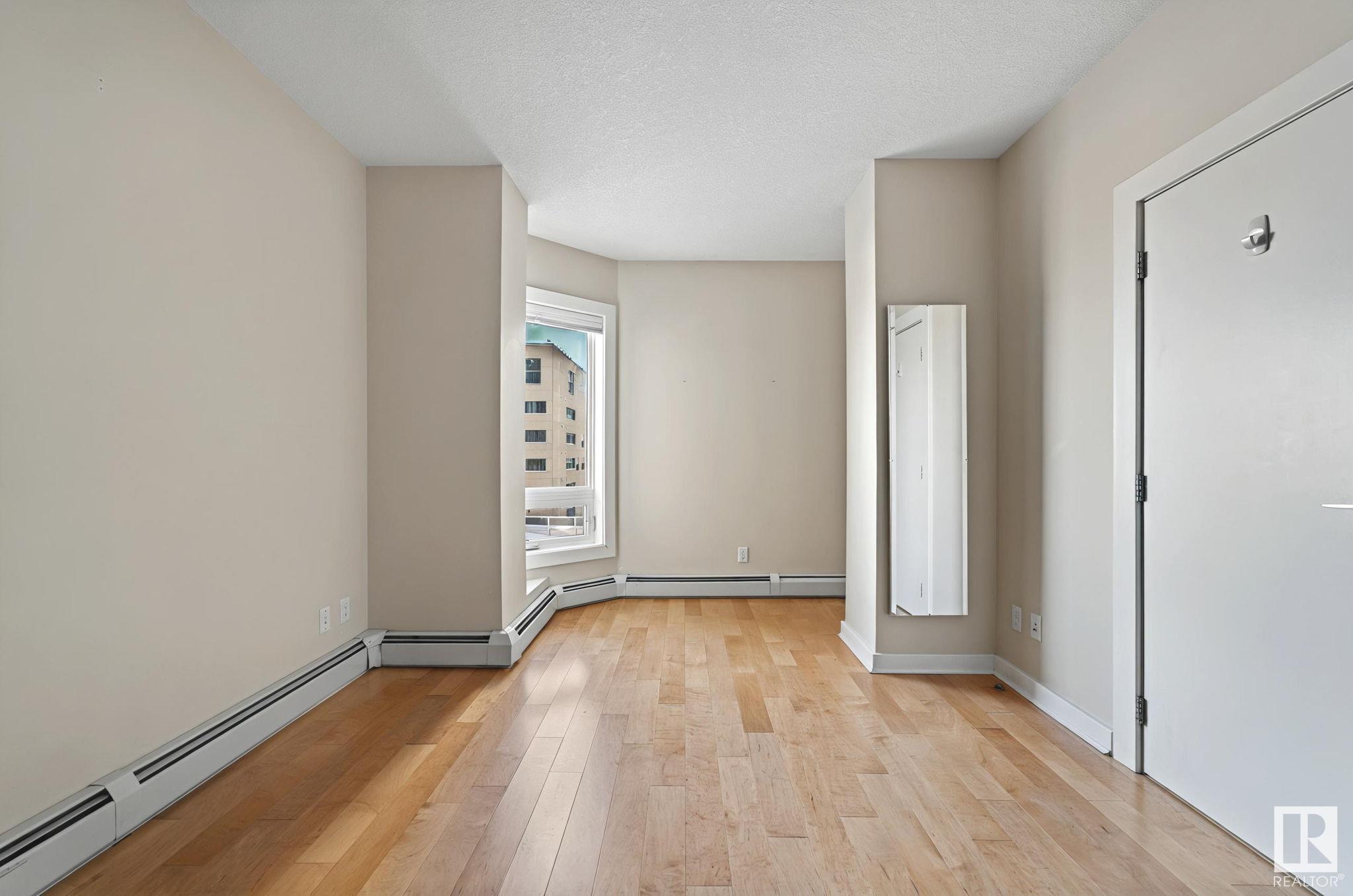      #706 10152 104 ST NW , Edmonton,  ,T5J 0B5 ;  Listing Number: MLS E4420263