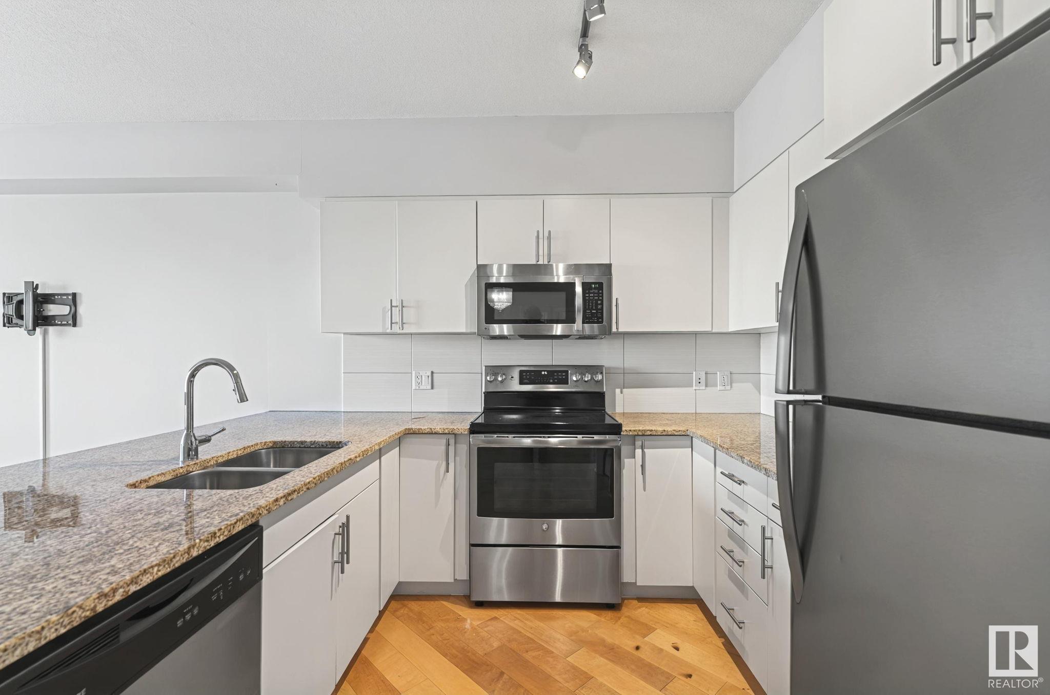      #706 10152 104 ST NW , Edmonton,  ,T5J 0B5 ;  Listing Number: MLS E4420263