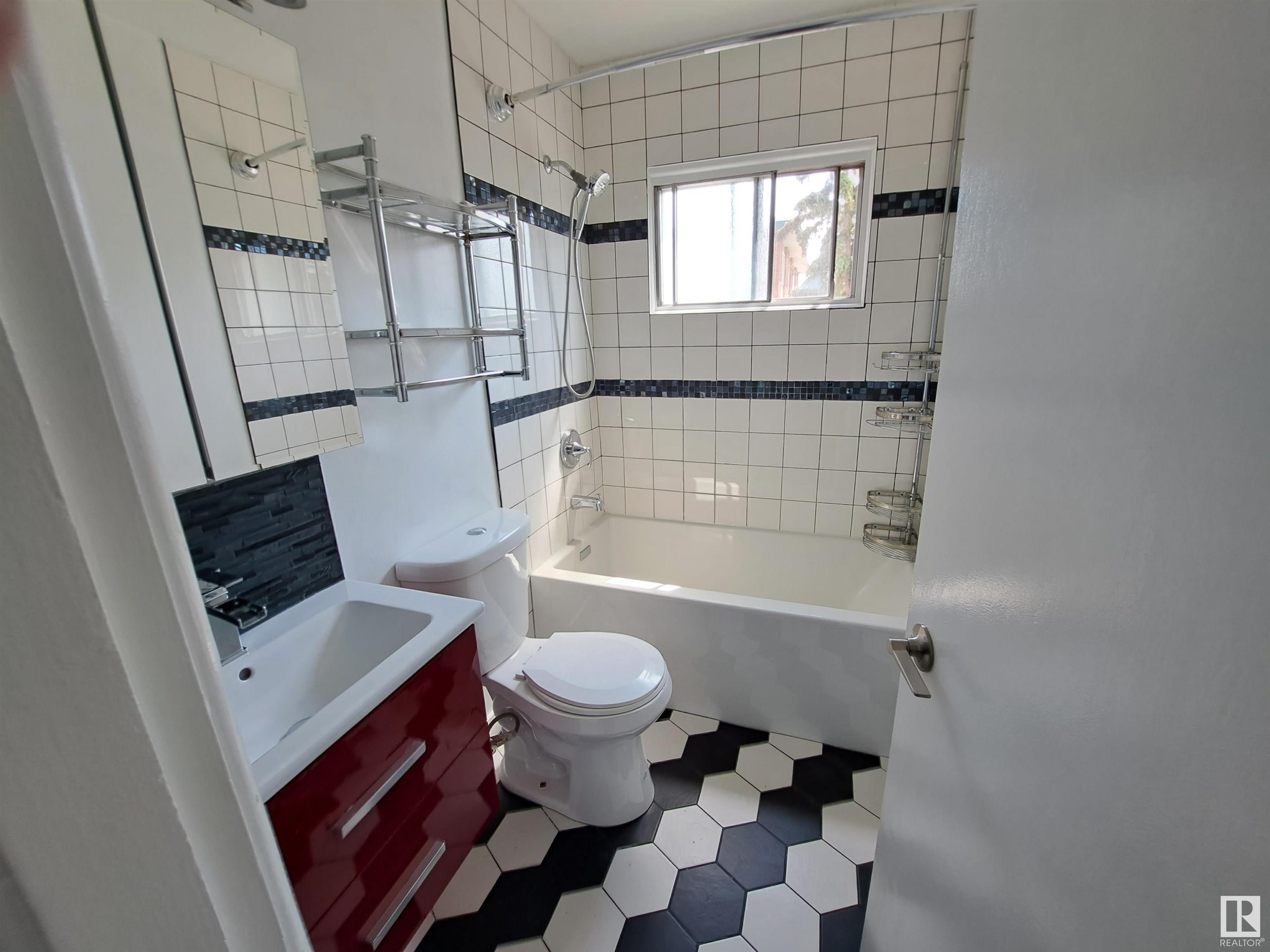      6551/6553 111 ST NW , Edmonton,  ,T6H 4R5 ;  Listing Number: MLS E4420277