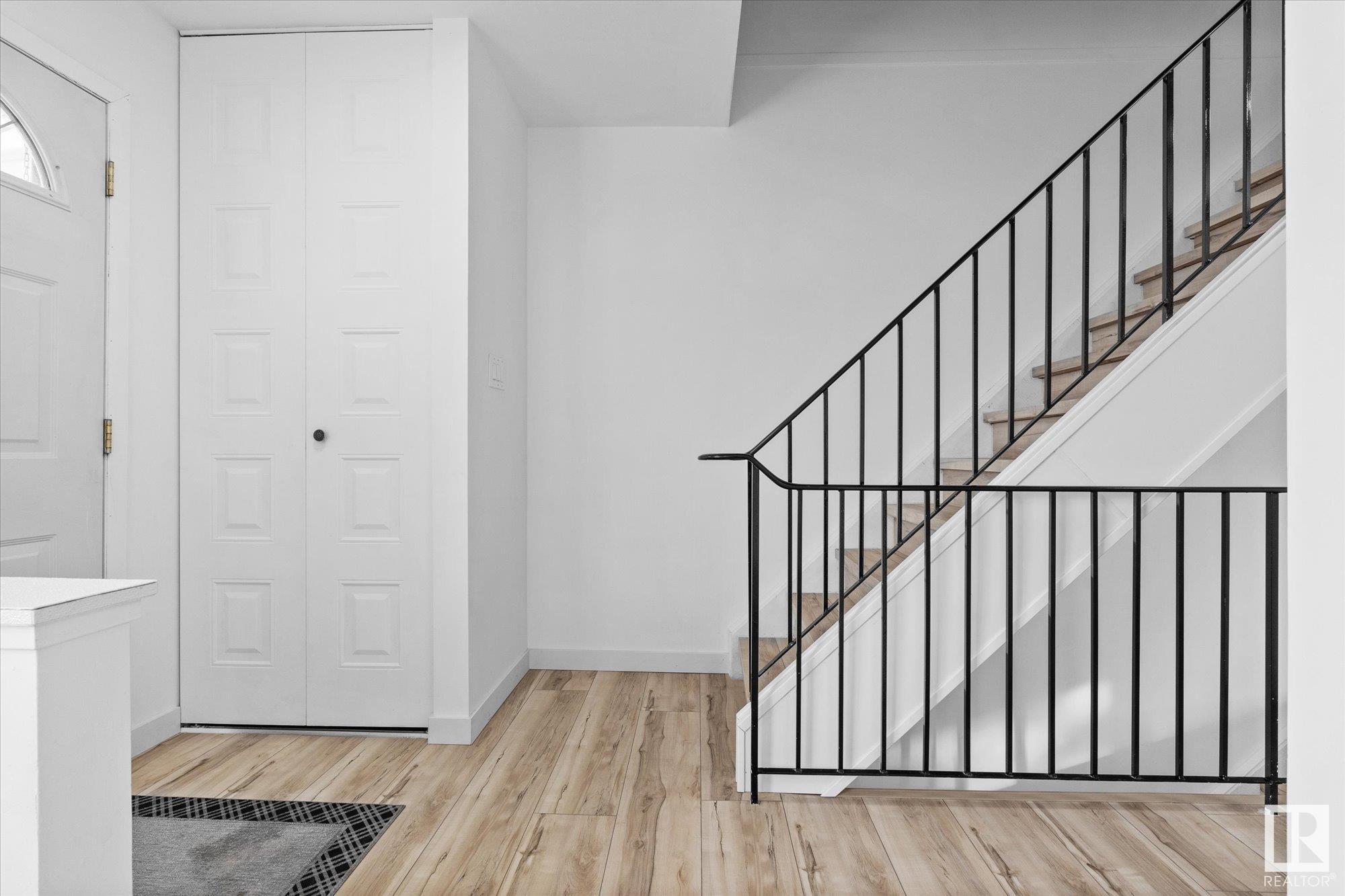      #123 TUDOR LANE LN NW , Edmonton,  ,T6J 3T5 ;  Listing Number: MLS E4420283