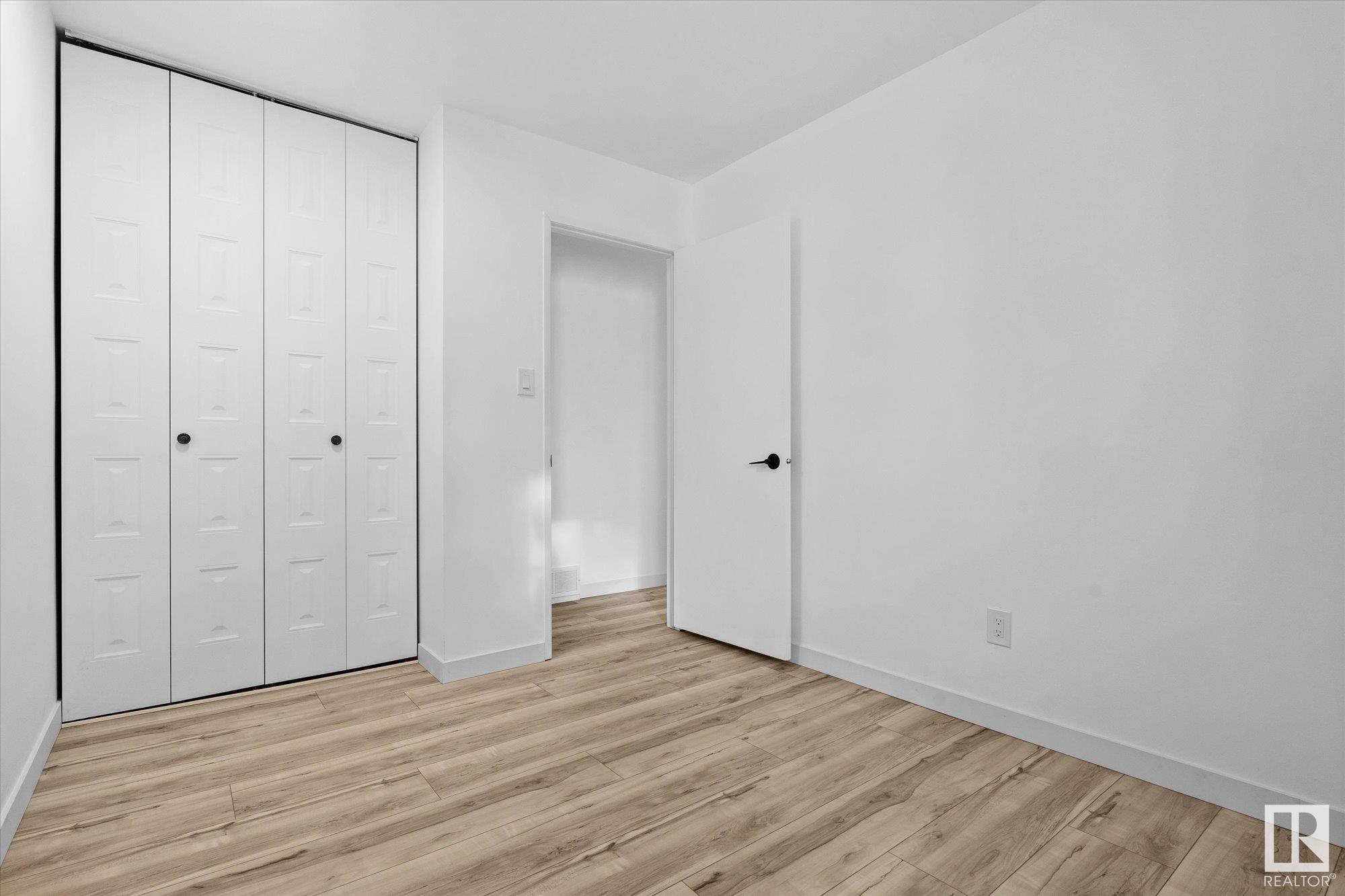      #123 TUDOR LANE LN NW , Edmonton,  ,T6J 3T5 ;  Listing Number: MLS E4420283