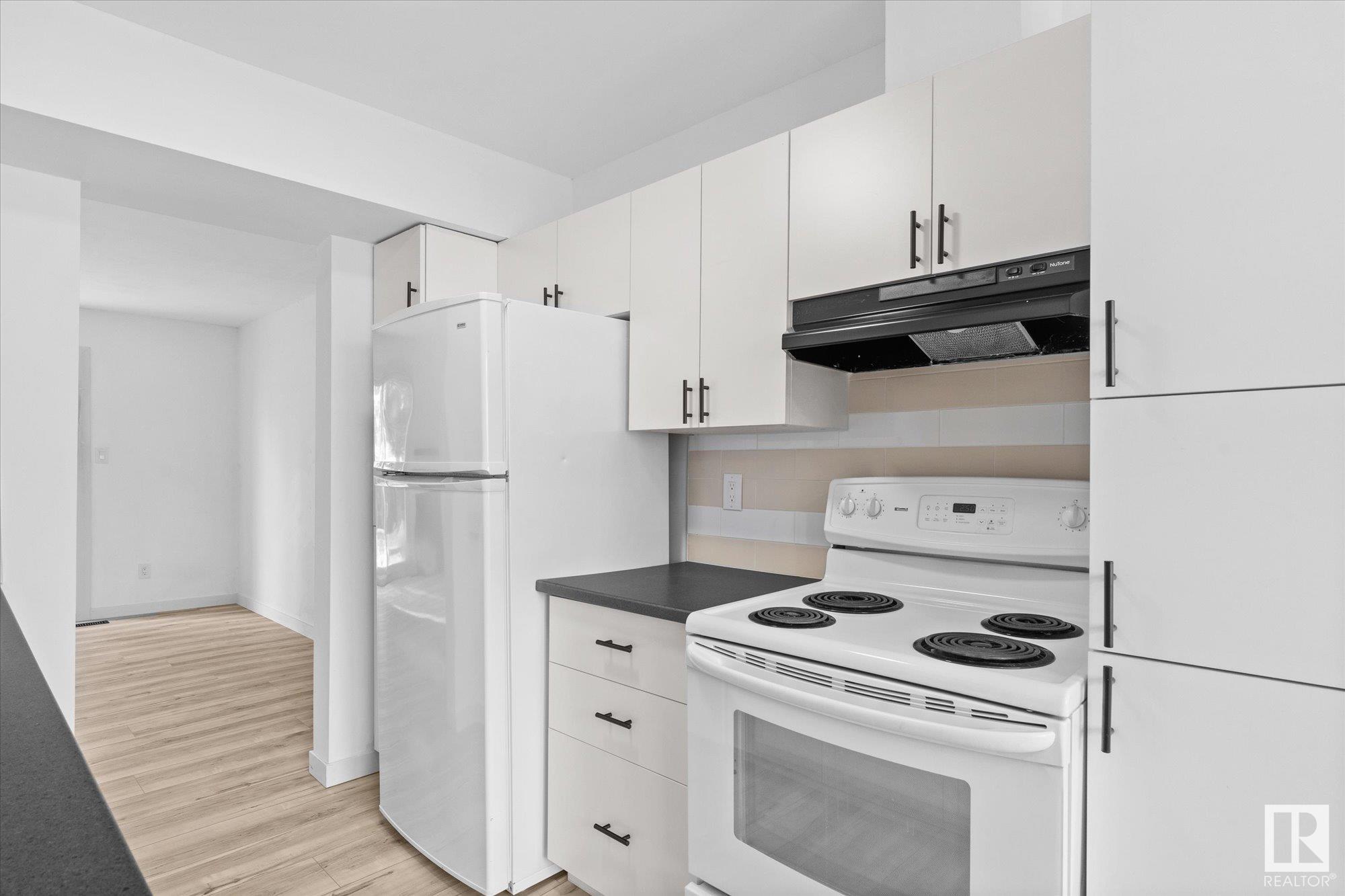      #123 TUDOR LANE LN NW , Edmonton,  ,T6J 3T5 ;  Listing Number: MLS E4420283