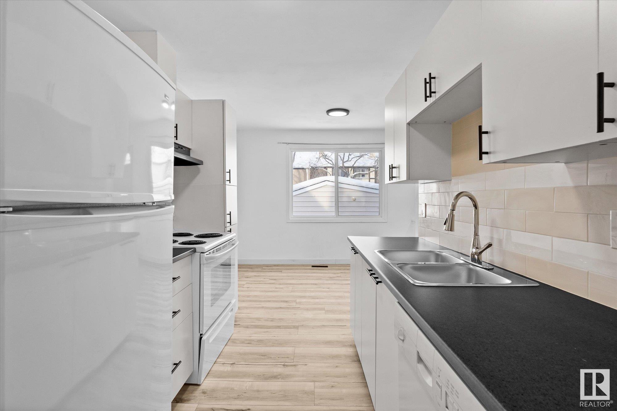      #123 TUDOR LANE LN NW , Edmonton,  ,T6J 3T5 ;  Listing Number: MLS E4420283