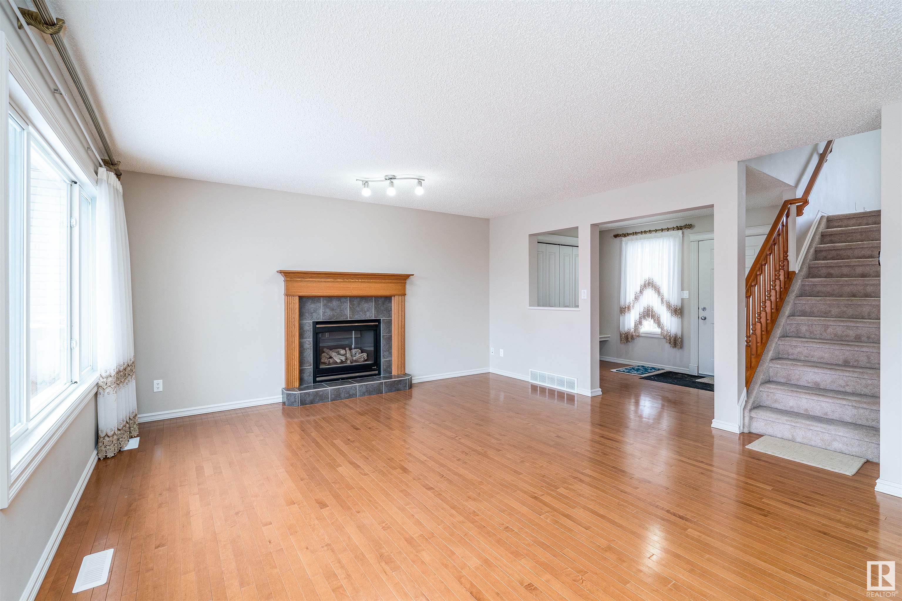      1209 LATTA CR NW , Edmonton,  ,T6R 3N2 ;  Listing Number: MLS E4420284