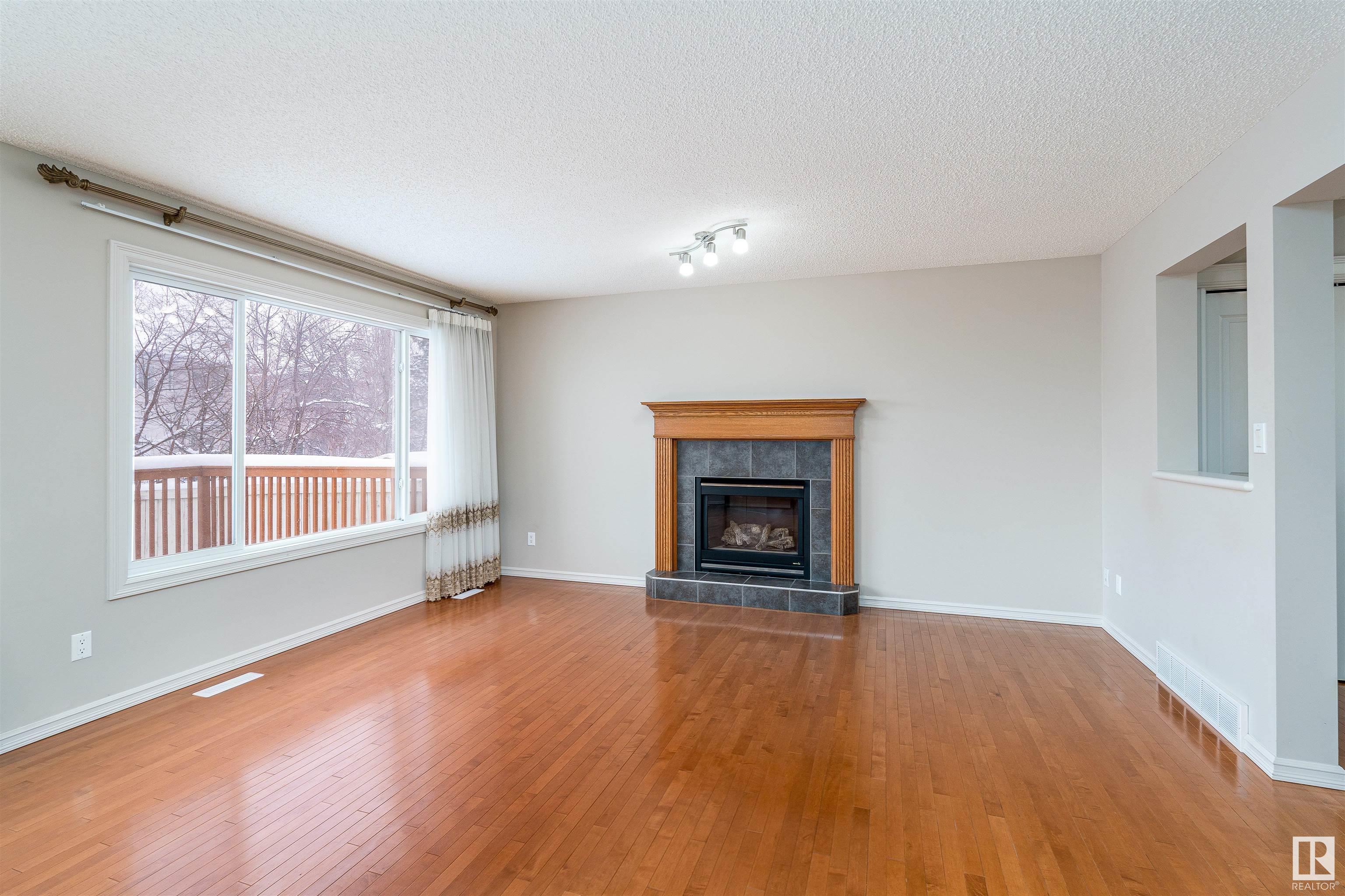      1209 LATTA CR NW , Edmonton,  ,T6R 3N2 ;  Listing Number: MLS E4420284