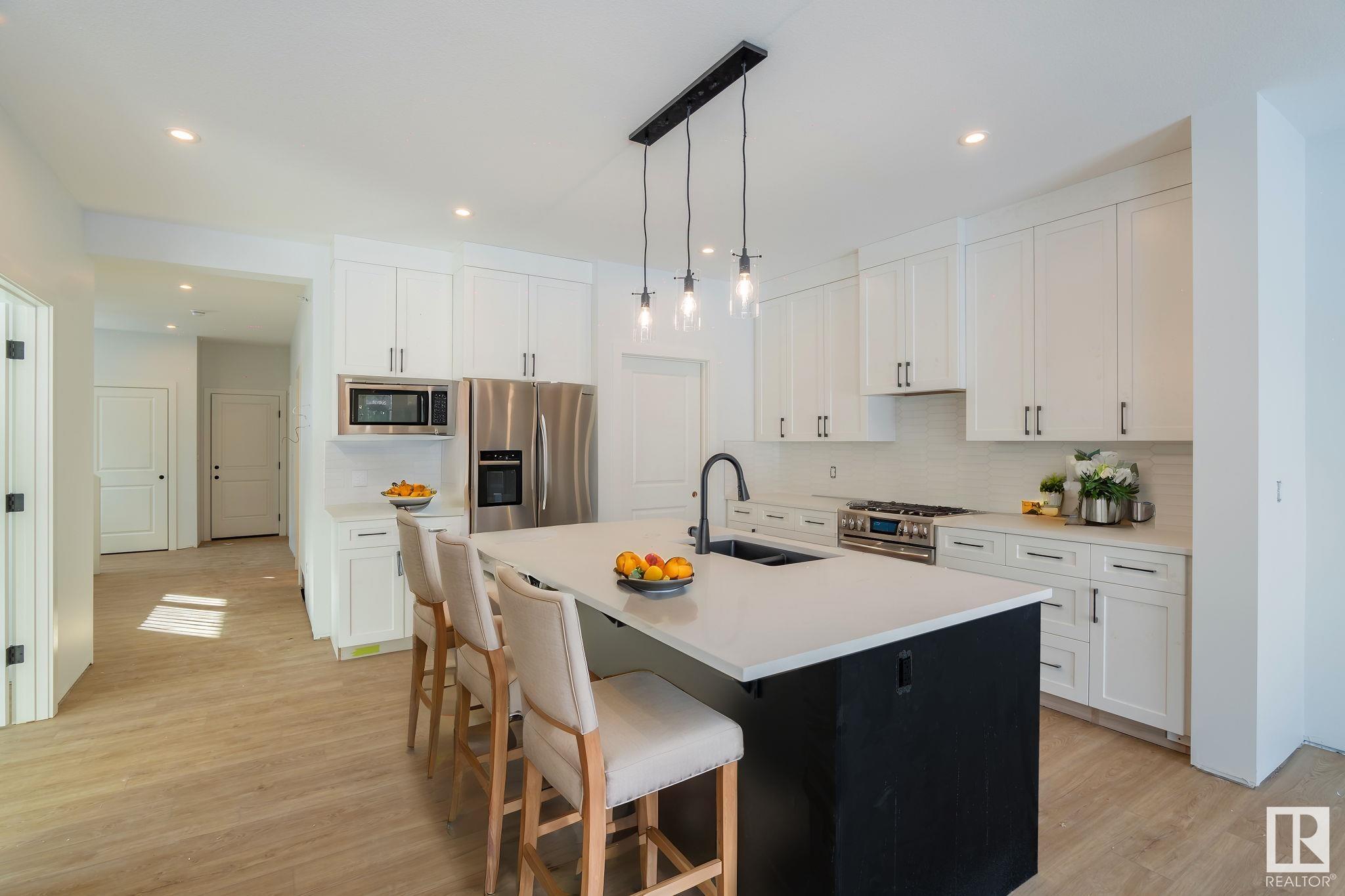      6422 28 AV SW , Edmonton,  ,T6X 1A3 ;  Listing Number: MLS E4420285
