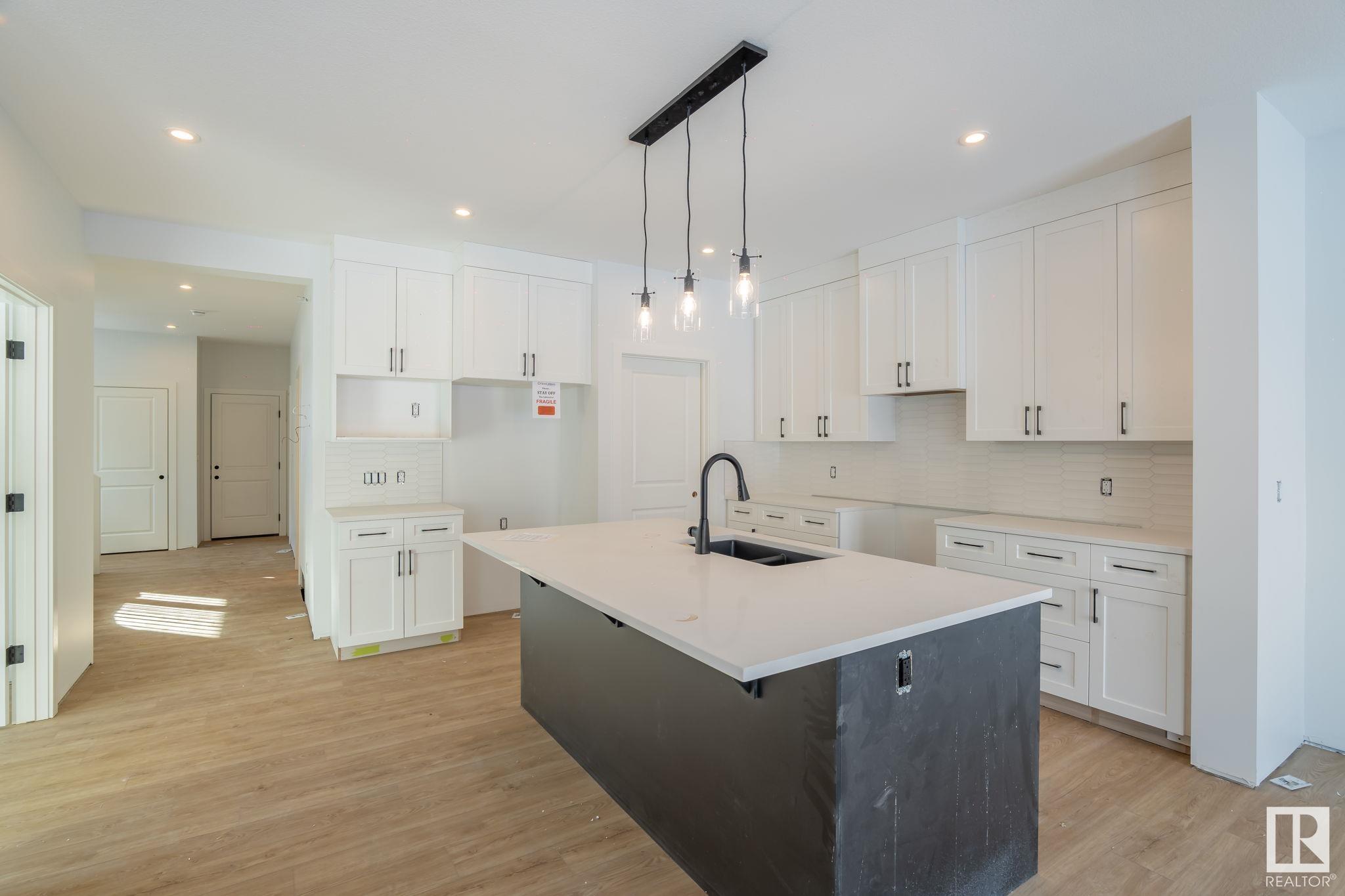      6422 28 AV SW , Edmonton,  ,T6X 1A3 ;  Listing Number: MLS E4420285