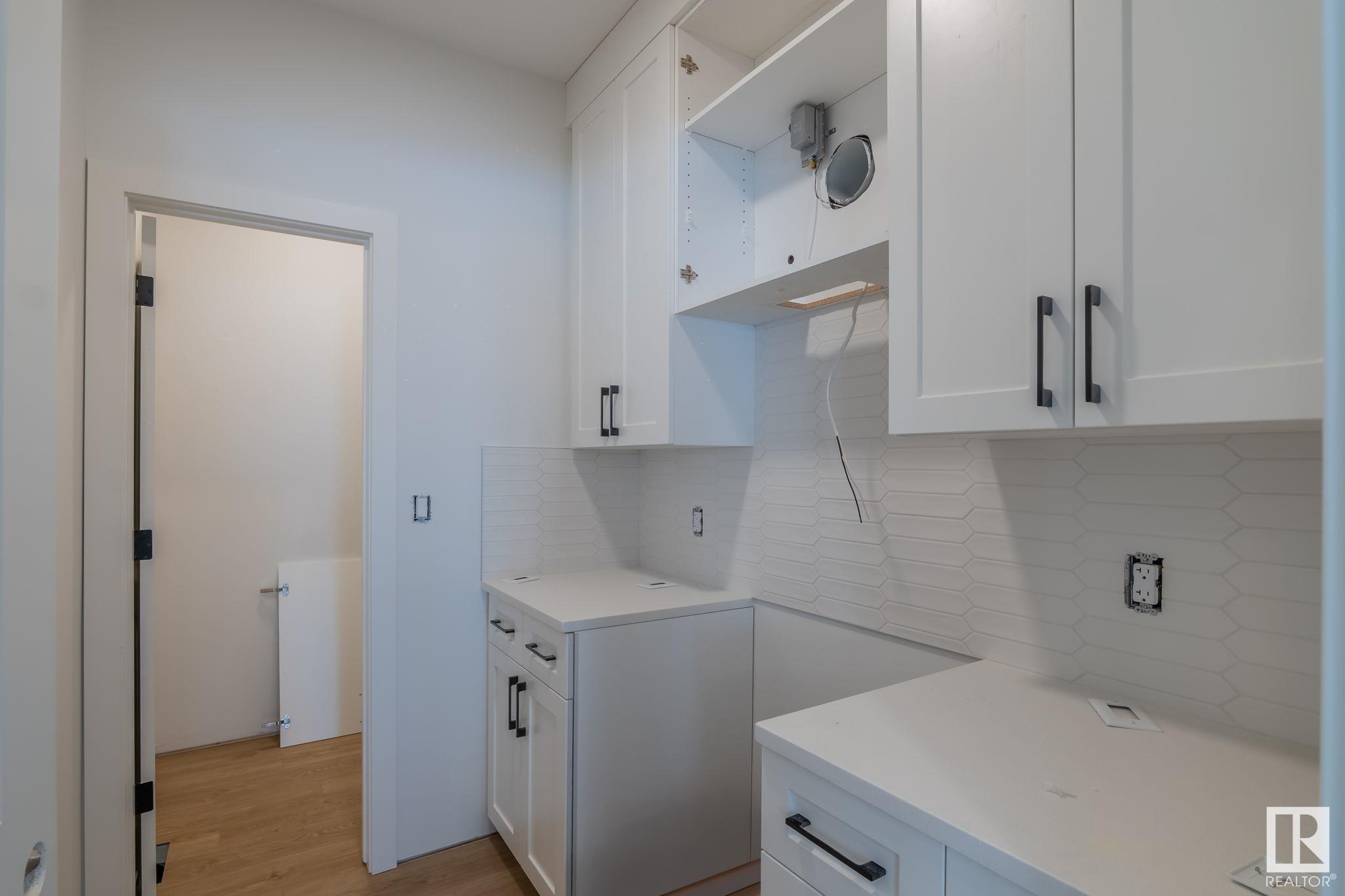      6422 28 AV SW , Edmonton,  ,T6X 1A3 ;  Listing Number: MLS E4420285