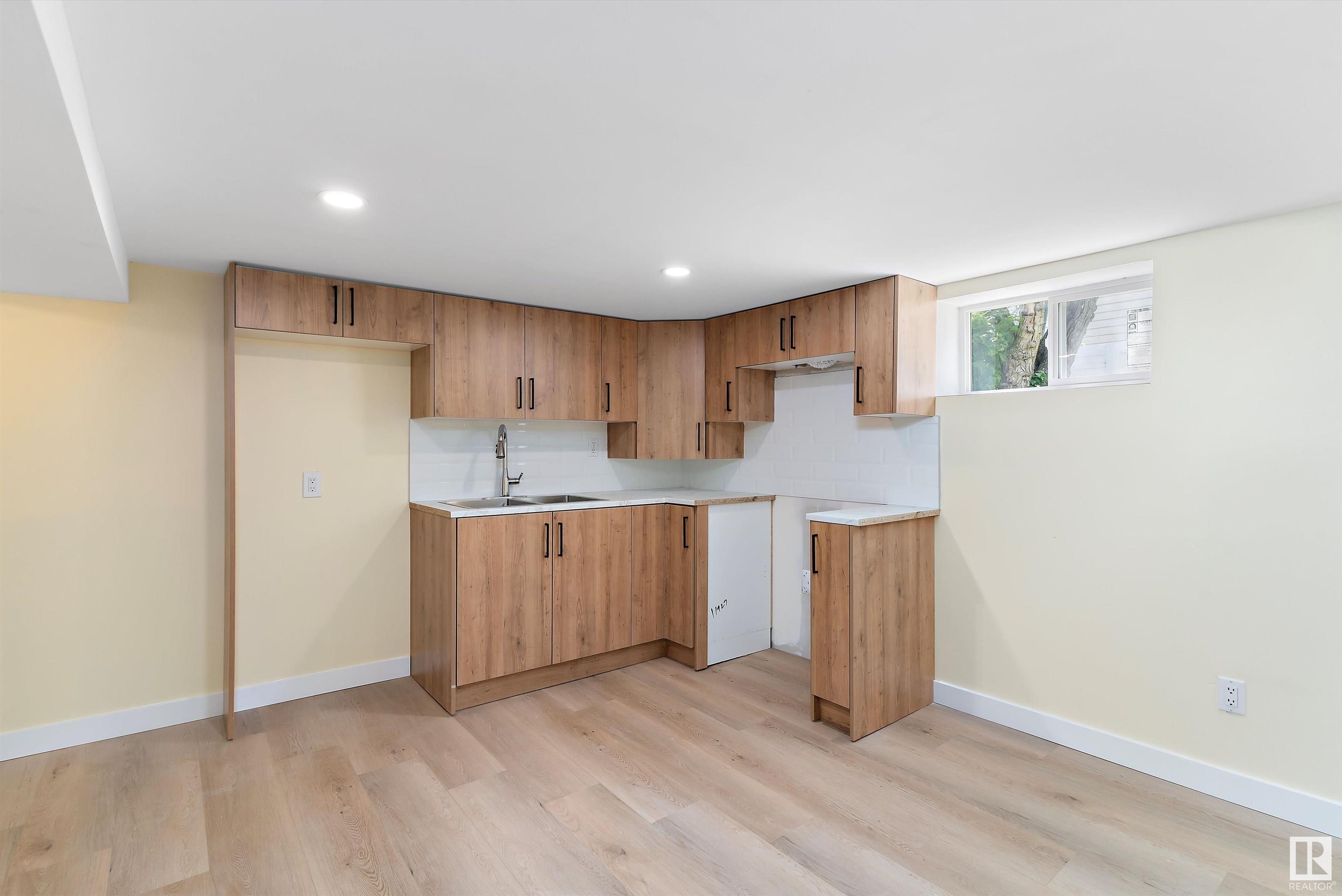      11927 80 ST NW , Edmonton,  ,T5B 2N8 ;  Listing Number: MLS E4420289