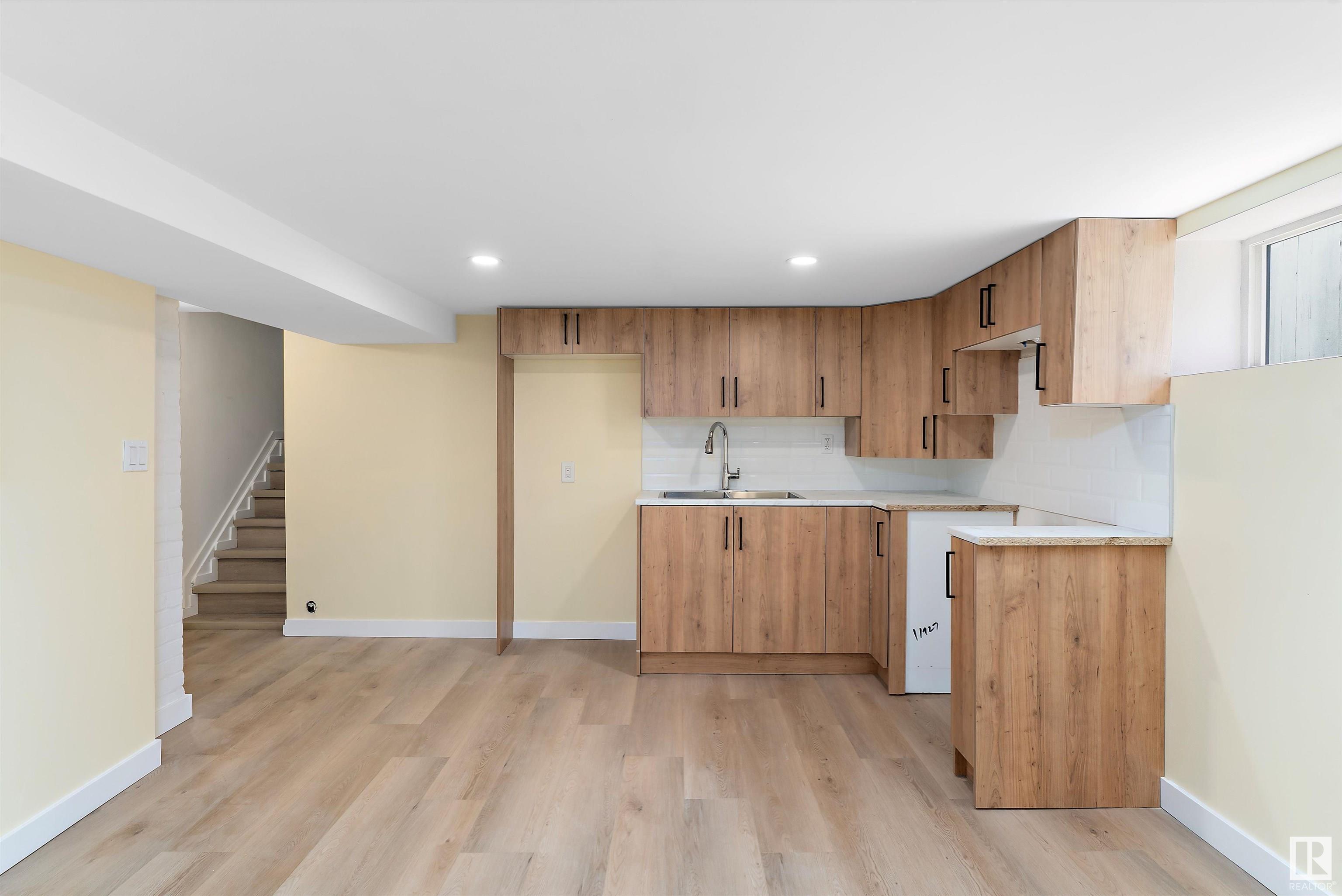      11927 80 ST NW , Edmonton,  ,T5B 2N8 ;  Listing Number: MLS E4420289