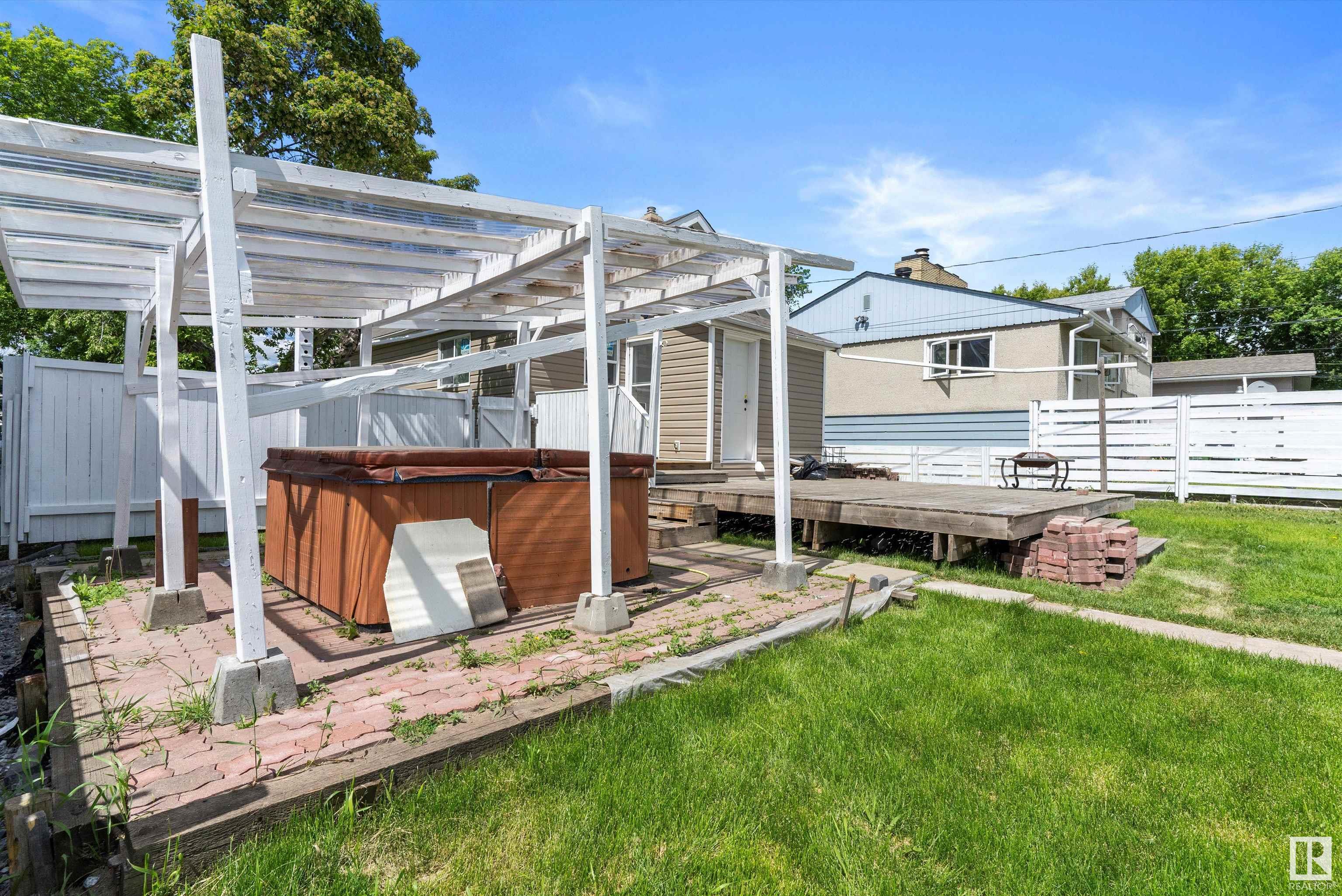      11927 80 ST NW , Edmonton,  ,T5B 2N8 ;  Listing Number: MLS E4420289