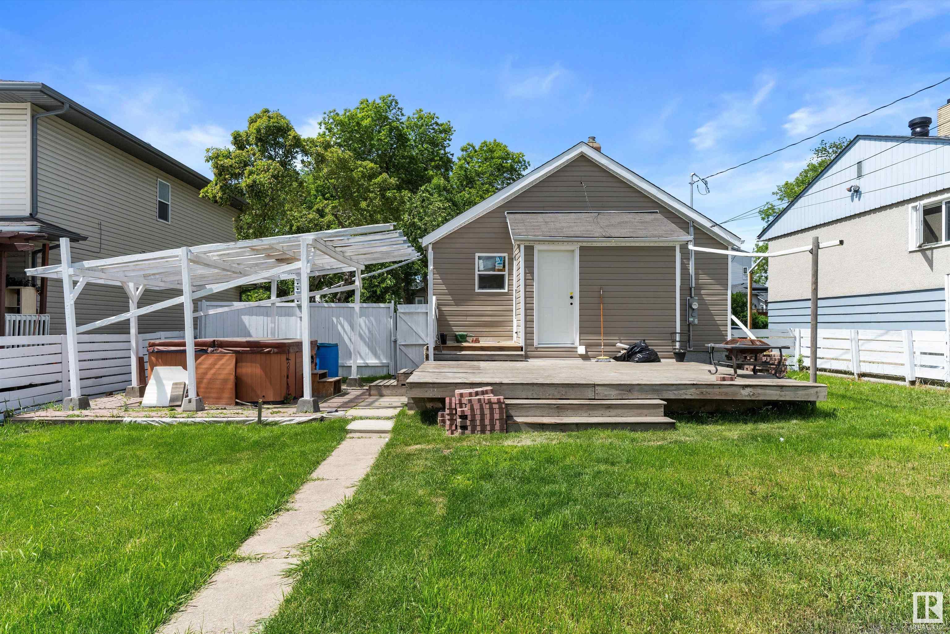      11927 80 ST NW , Edmonton,  ,T5B 2N8 ;  Listing Number: MLS E4420289