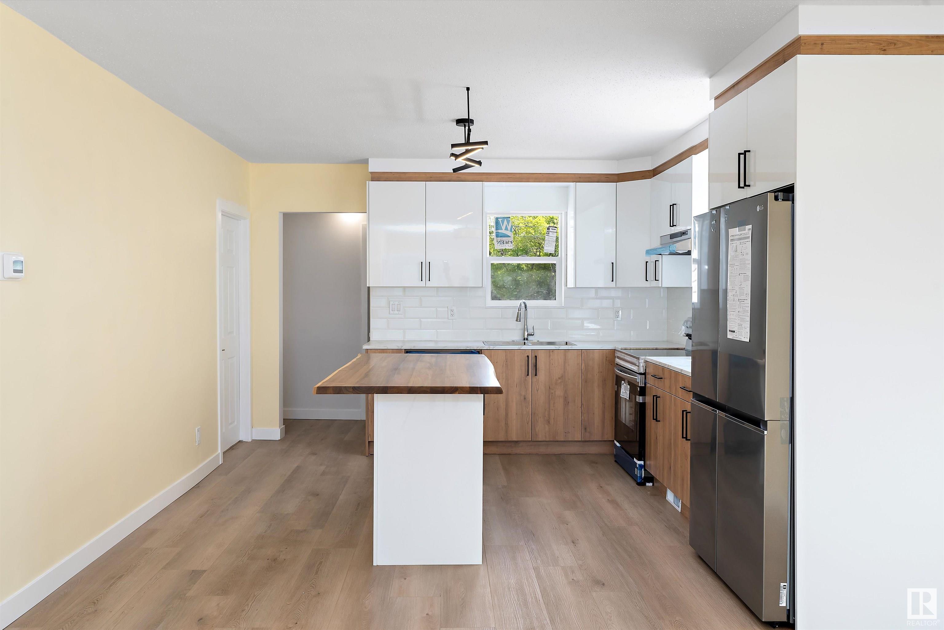      11927 80 ST NW , Edmonton,  ,T5B 2N8 ;  Listing Number: MLS E4420289