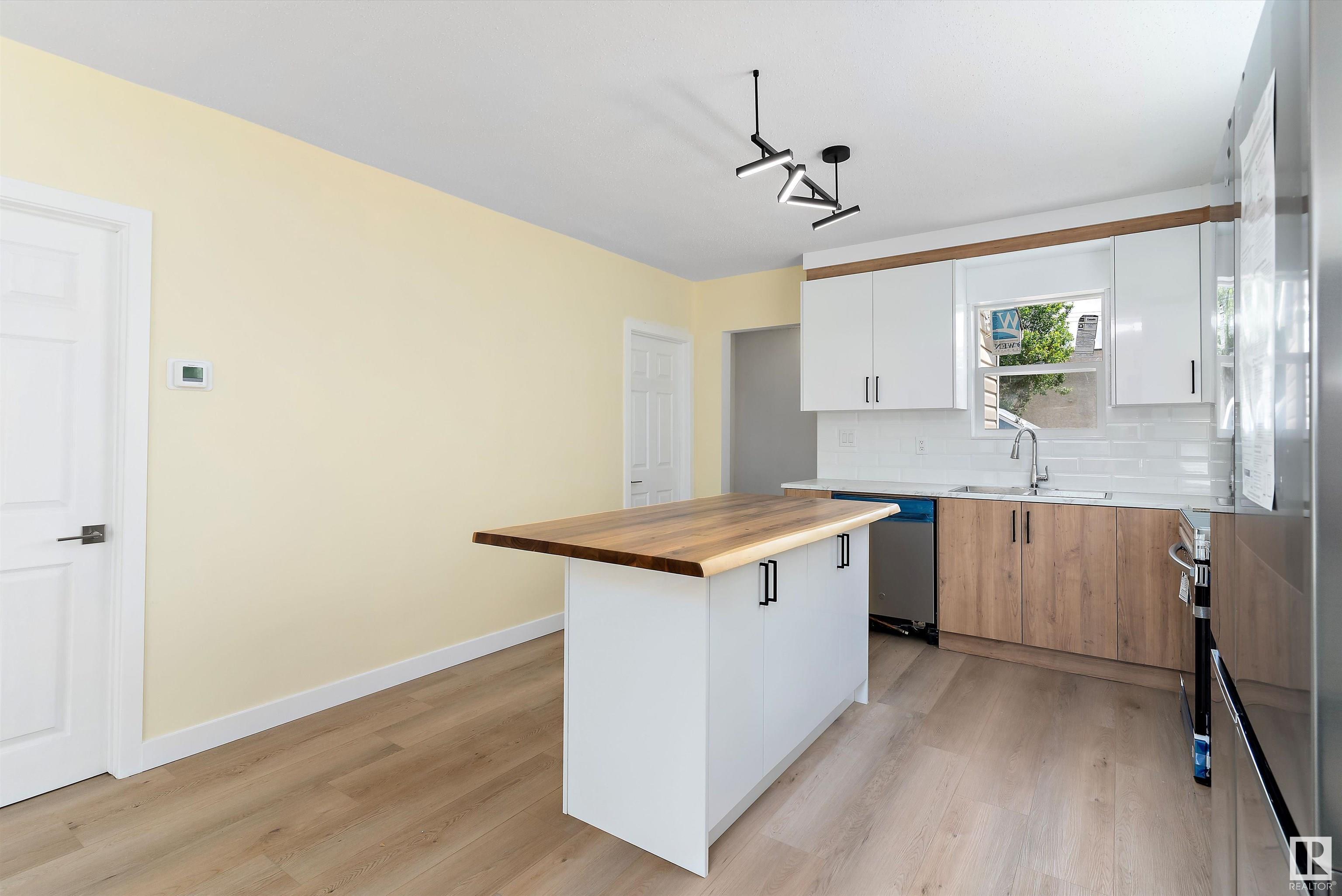      11927 80 ST NW , Edmonton,  ,T5B 2N8 ;  Listing Number: MLS E4420289